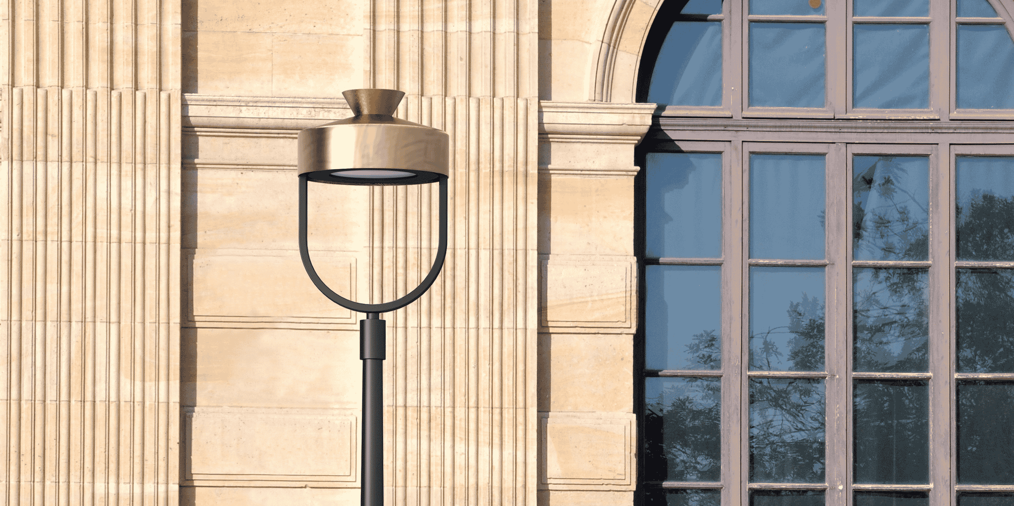 Entre 10.000 et 15.000 lanternes et supports sont fabriqués annuellement dans son usine de l'Indre.