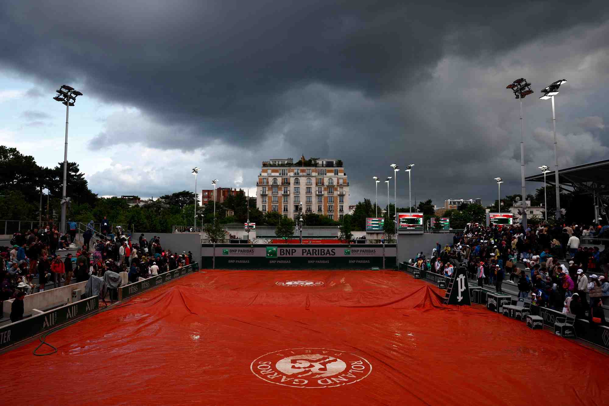 Un court de tennis a roland garros