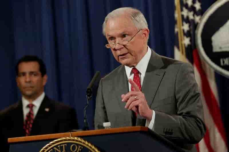 Jeunes migrants: aux usa, sessions annonce la fin du programme daca