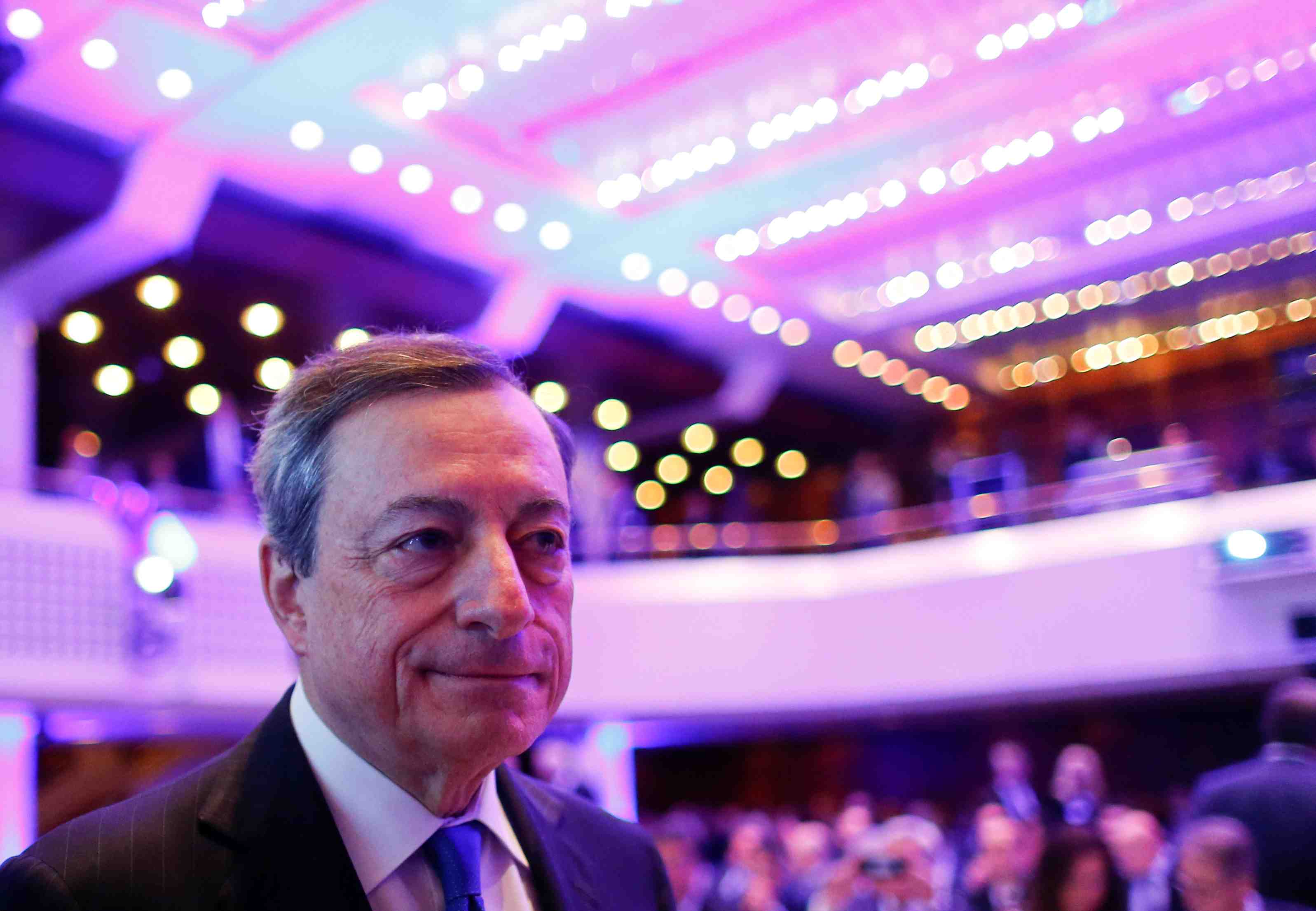 Le ralentissement en zone euro est normal, dit draghi