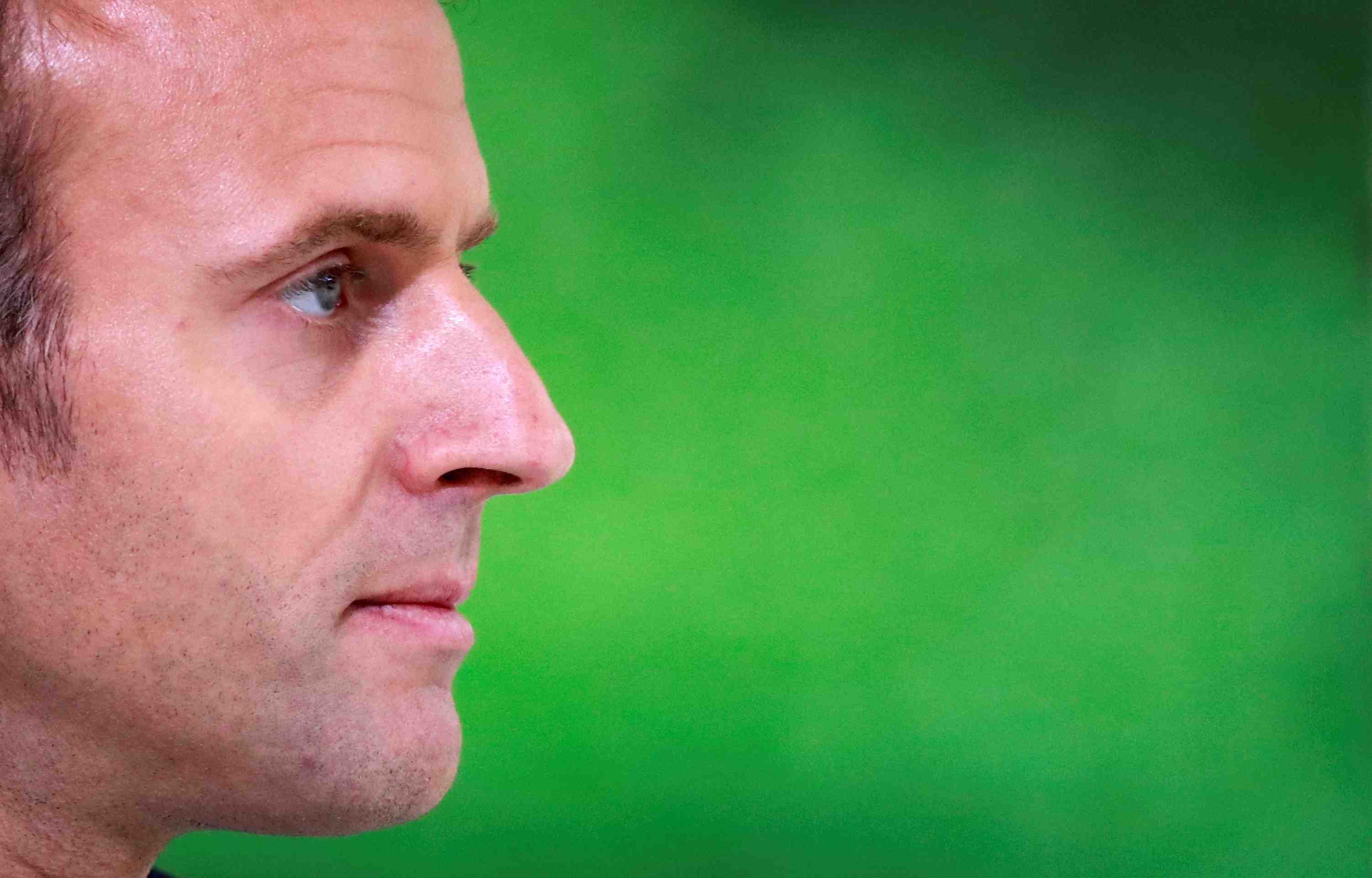 Macron attaque le rn, "catastrophe" pour l'europe et la france