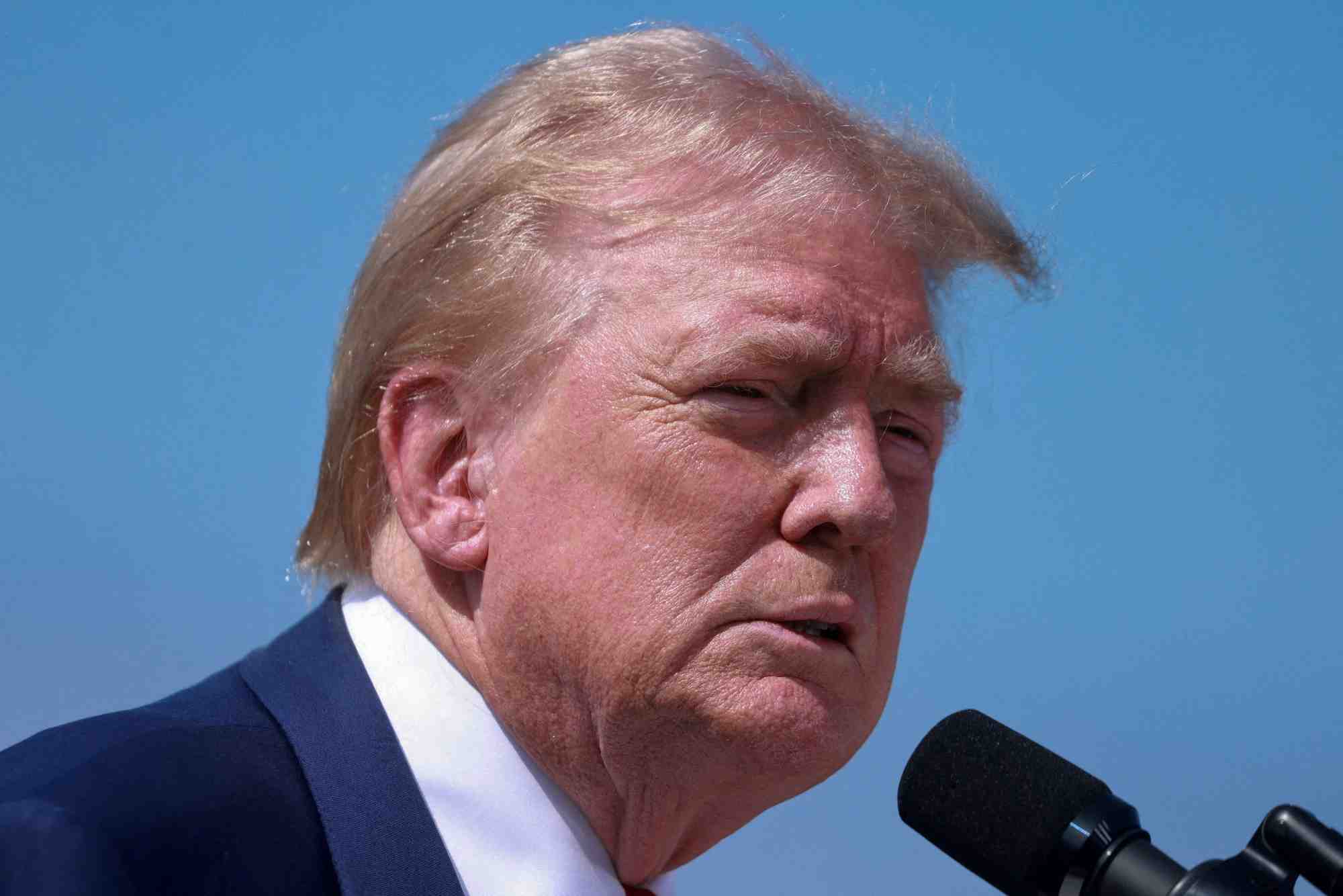 Photo de fichier : le candidat republicain a l'election presidentielle et ancien president des etats-unis, donald trump, tient une conference de presse au trump national golf club, pres de los angeles.
