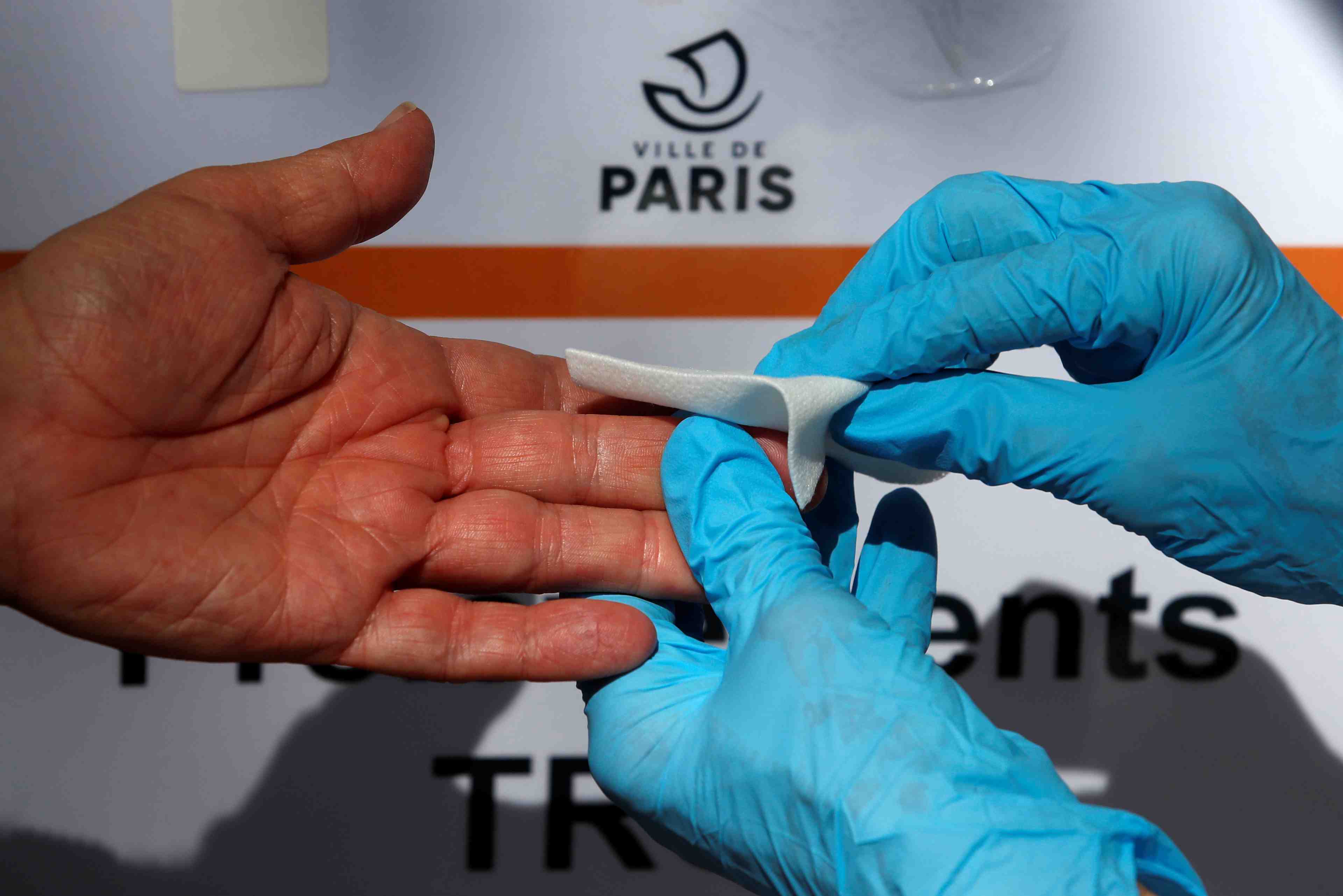 France/paris: plages se met a l'heure du coronavirus