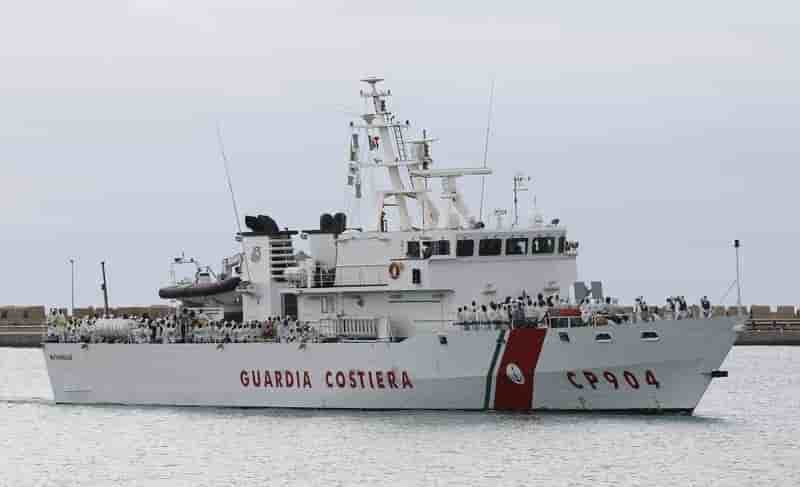 Un millier de migrants secourus par l'italie en mediterranee