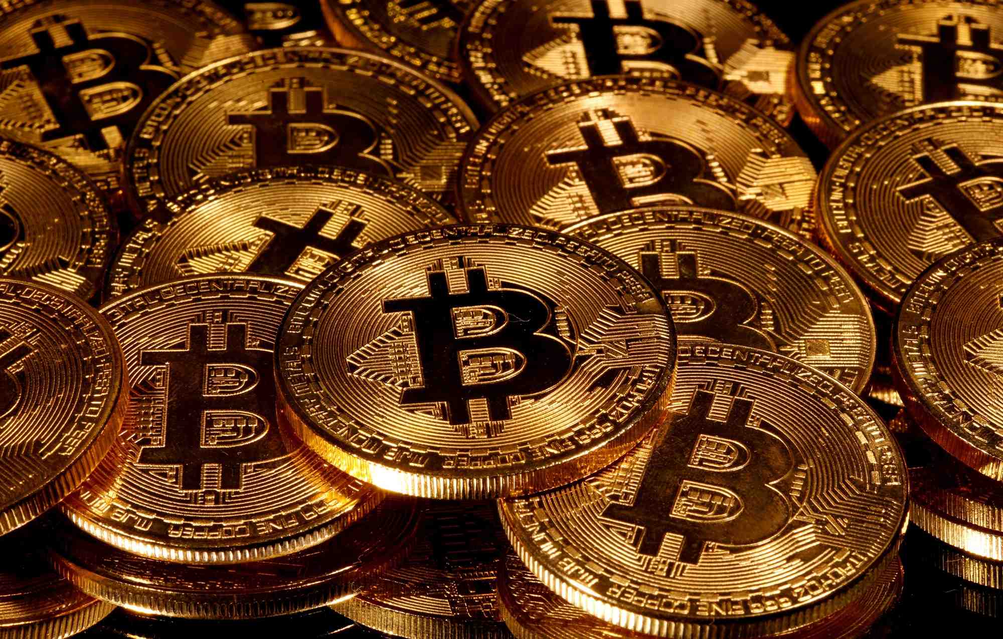 Le bitcoin, a plus de $18.000, se rapproche de son record