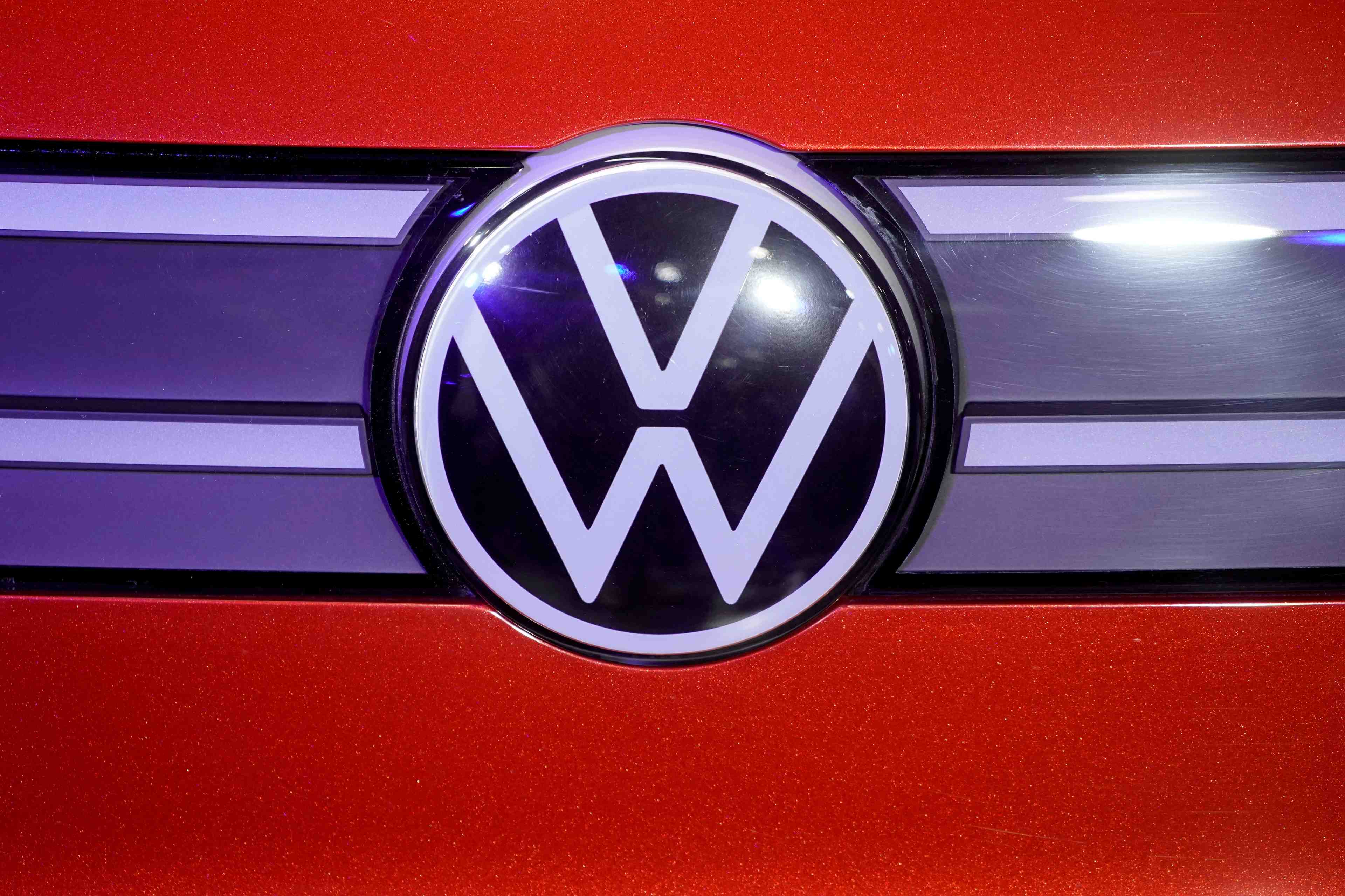 Volkswagen voit la penurie de semi-conducteurs perdurer toute l'annee