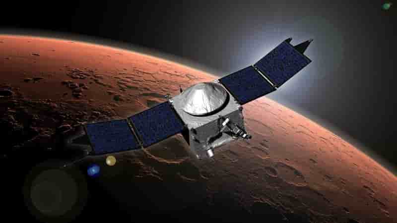 Un satellite de la nasa accelere pour eviter une lune de mars