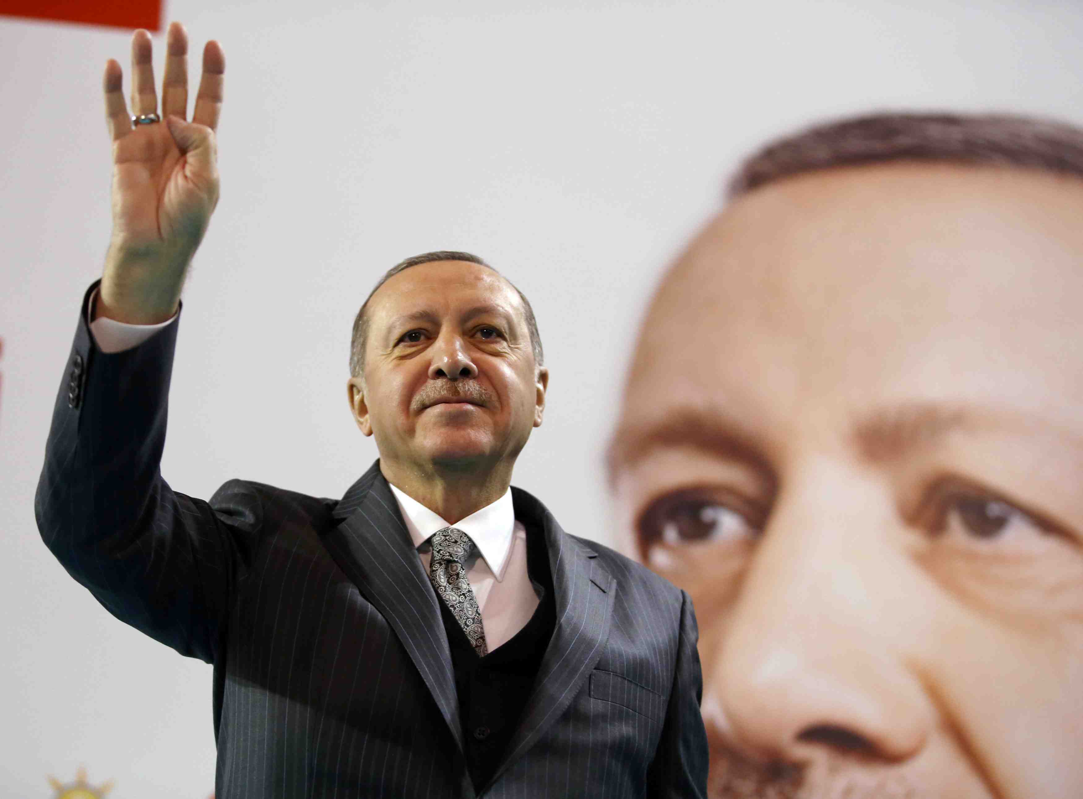 Ankara chassera tous les "terroristes" de la frontiere syrienne, assure erdogan