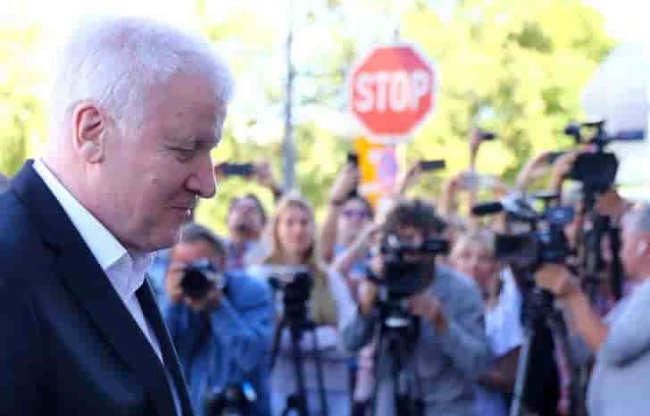 Csu et cdu se sont entendues sur l'immigration, annonce seehofer