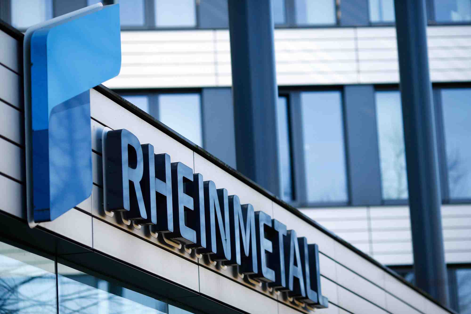 Allemagne: rheinmetall veut pouvoir exporter des armes lourdes en ukraine