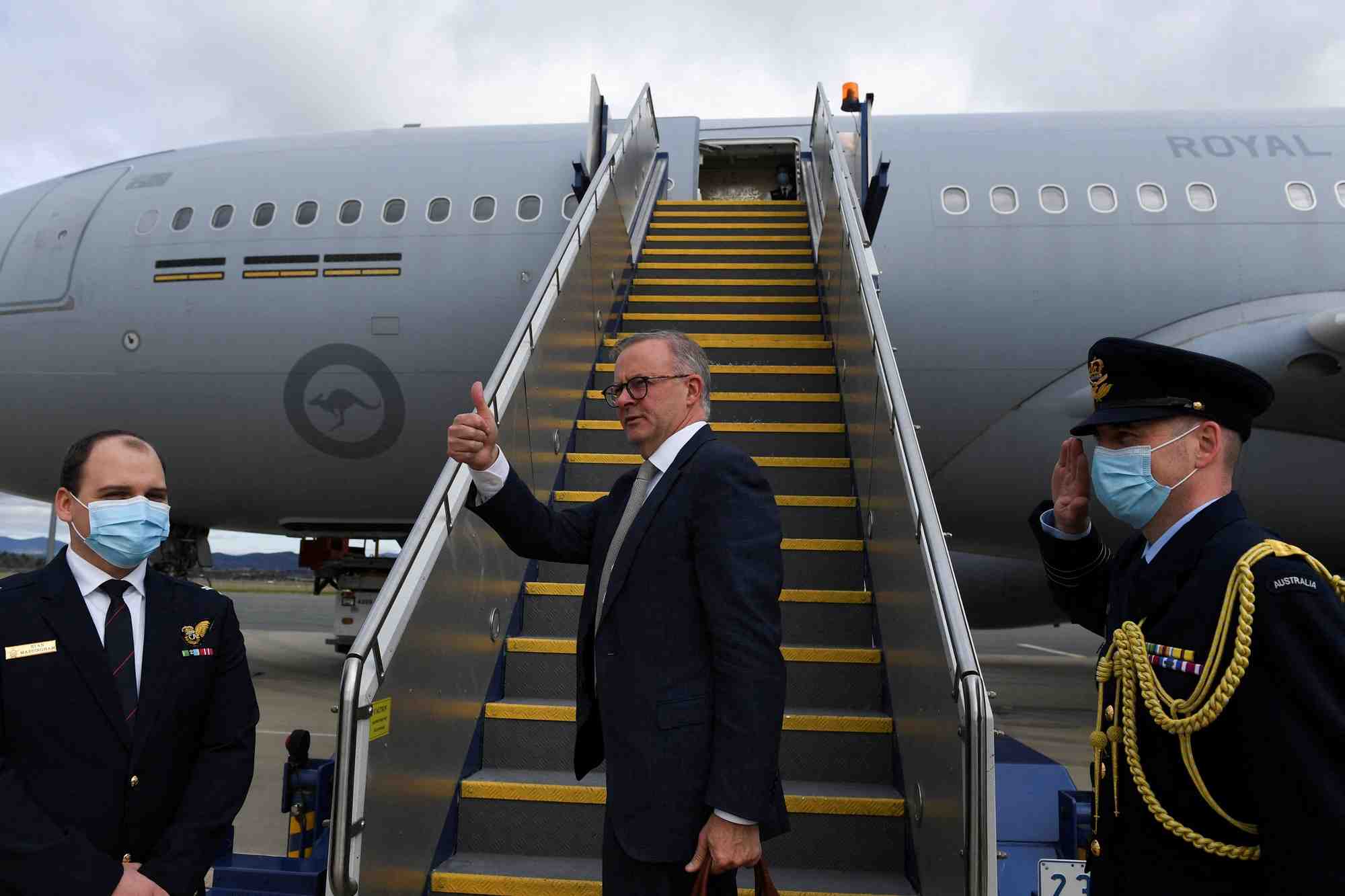 Investiture du pm australien en amont d'une reunion du "quad"
