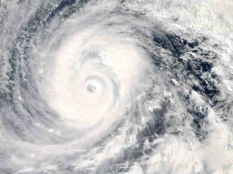 Un typhon menace au Japon l'île d'Okinawa