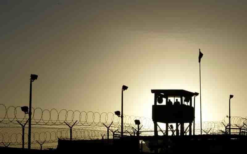 Obama promet de faire tout son possible pour fermer guantanamo