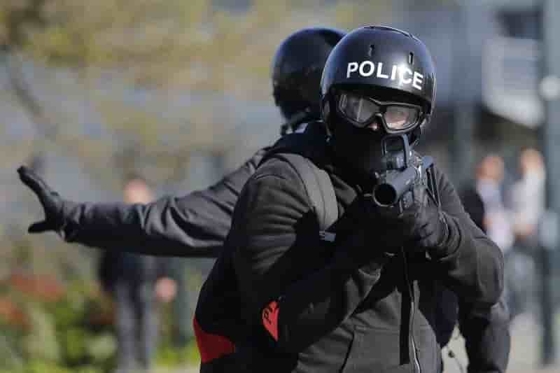 Appel du syndicat alliance a manifester contre la "haine anti-flic"