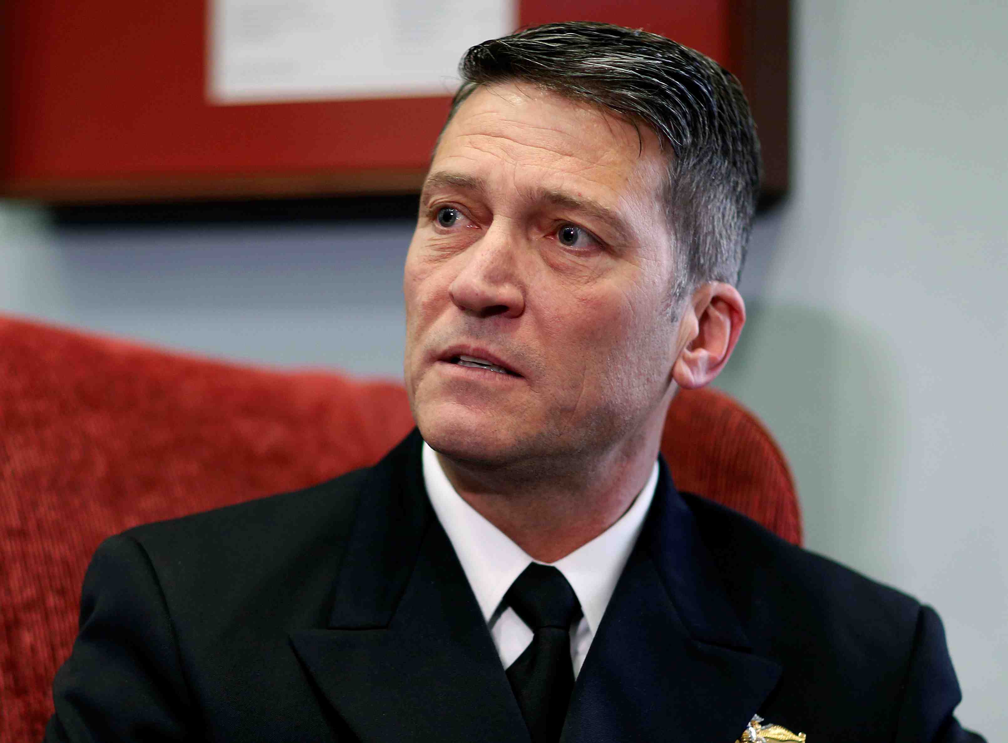 Le medecin de trump ne sera pas secretaire aux anciens combattants