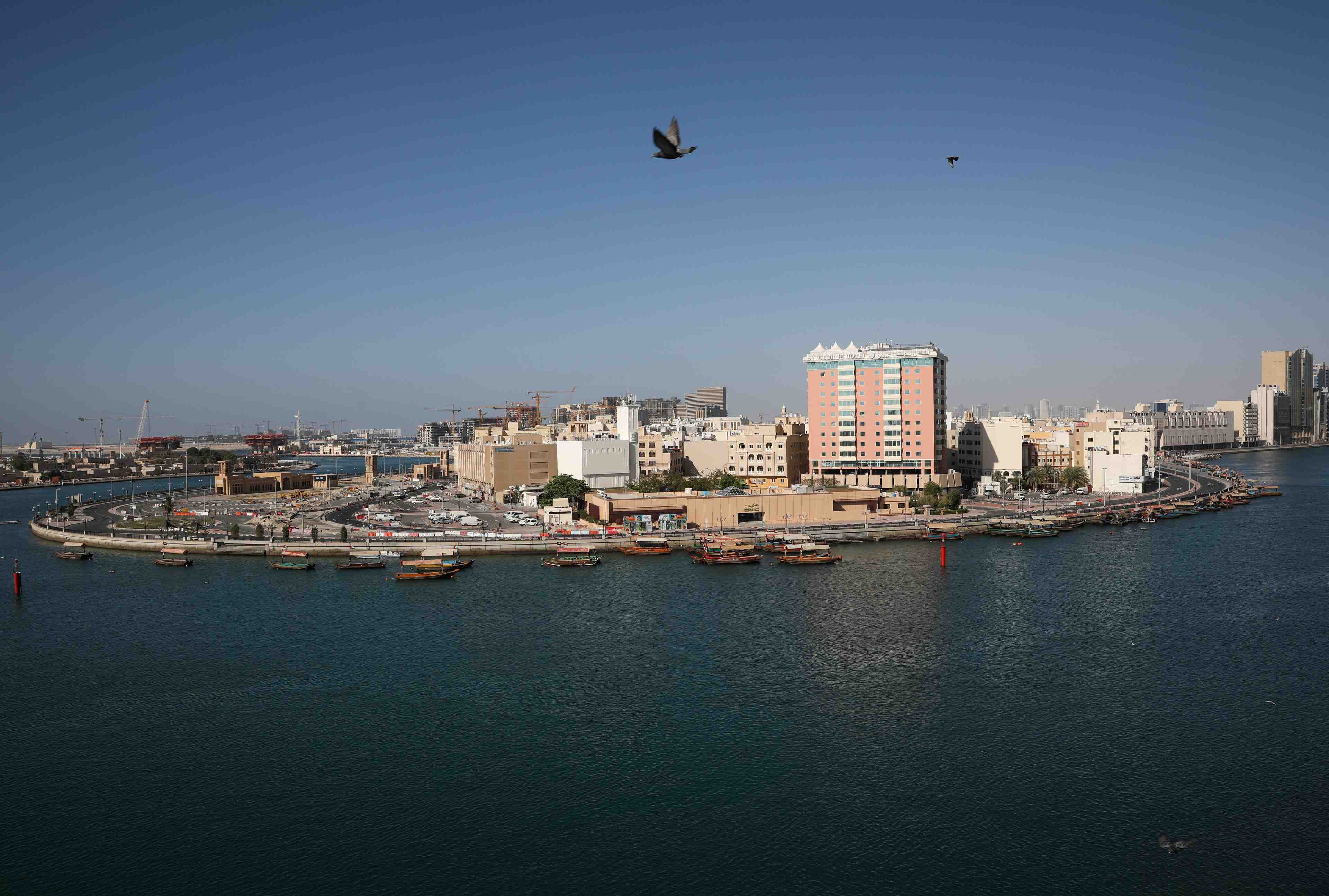 Dubai veut seduire les riches retraites face a la crise