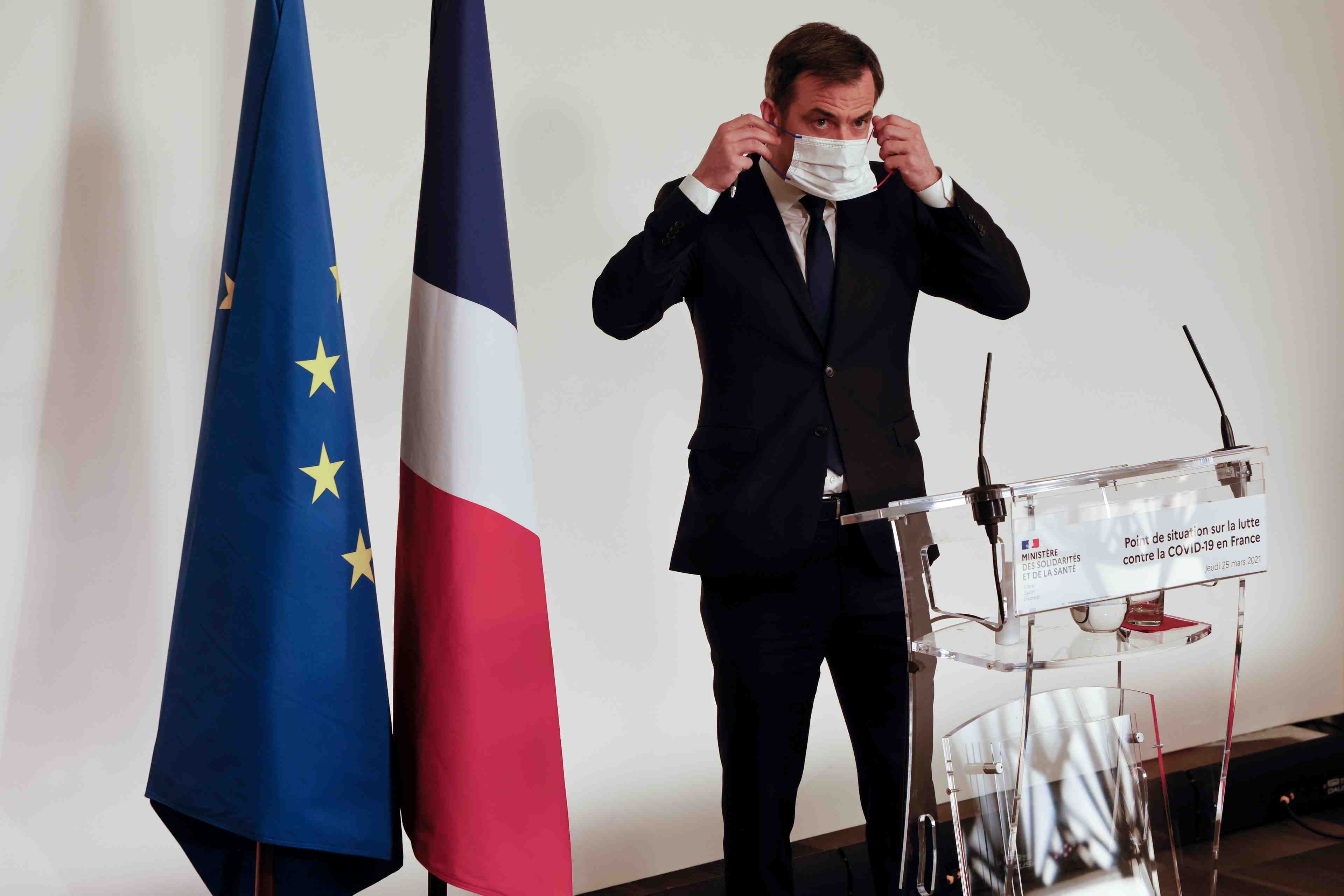 Coronavirus/france: veran en faveur d'un deconfinement territorialise