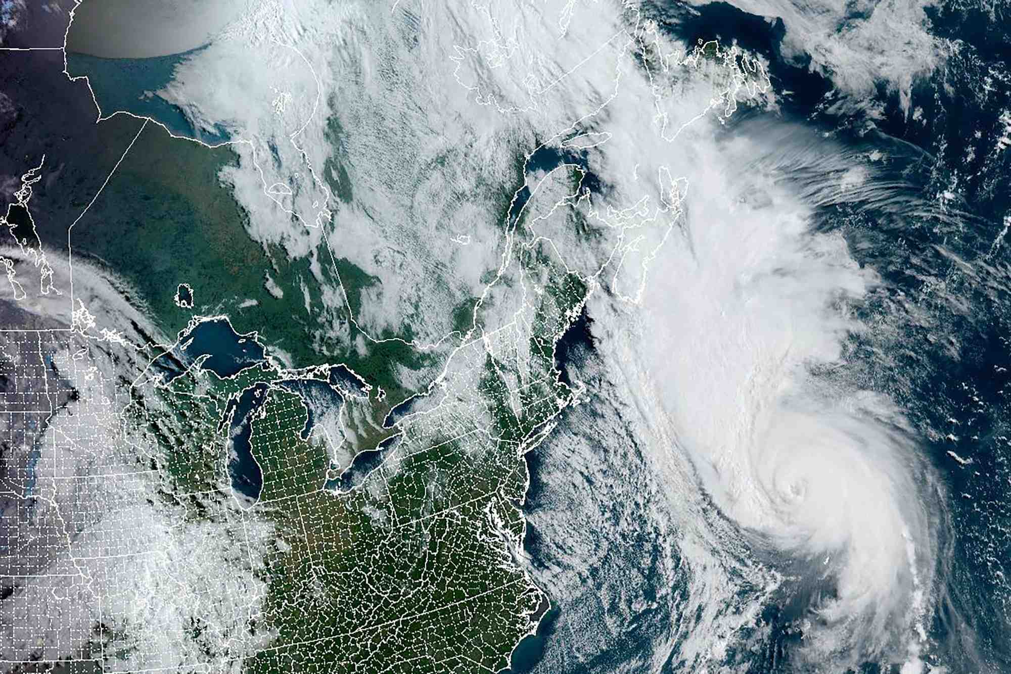 L'ouragan fiona avance vers les provinces maritimes du canada sur une image composite du satellite meteorologique goes-east