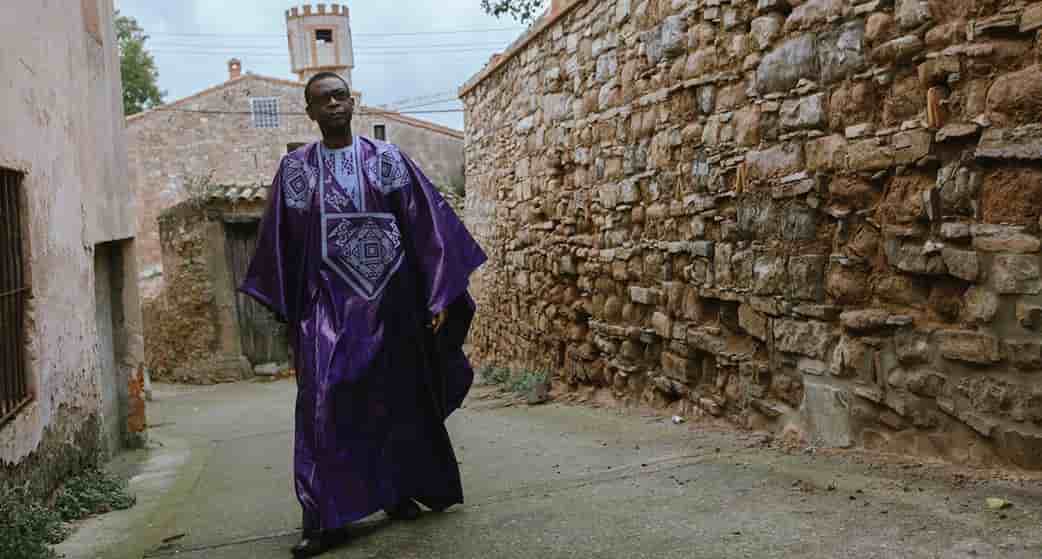 Youssou N’dour est de retour avec son nouvel album « Éclairer le monde - Light the World ».