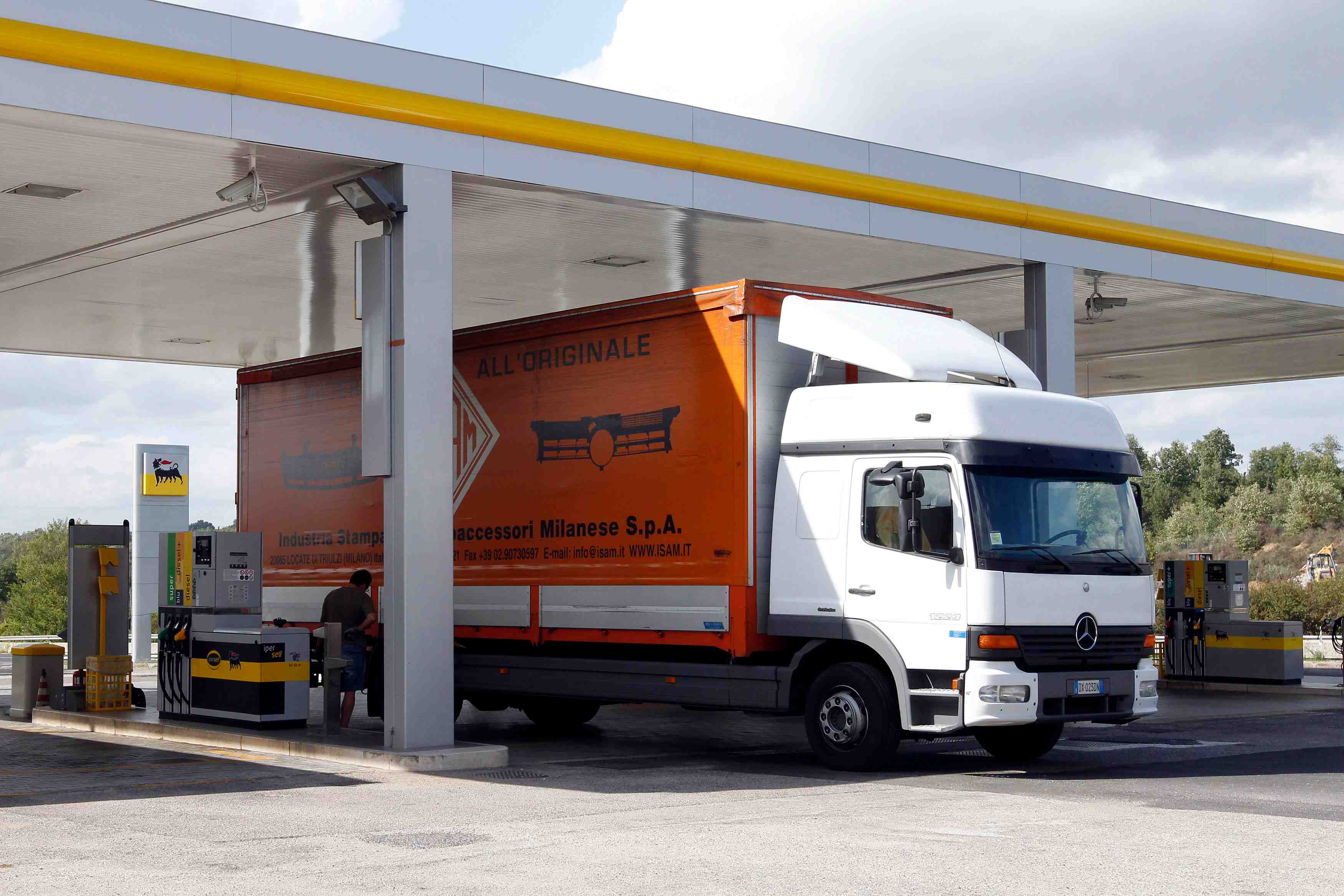 Coronavirus: les stations service vont commencer a fermer en italie