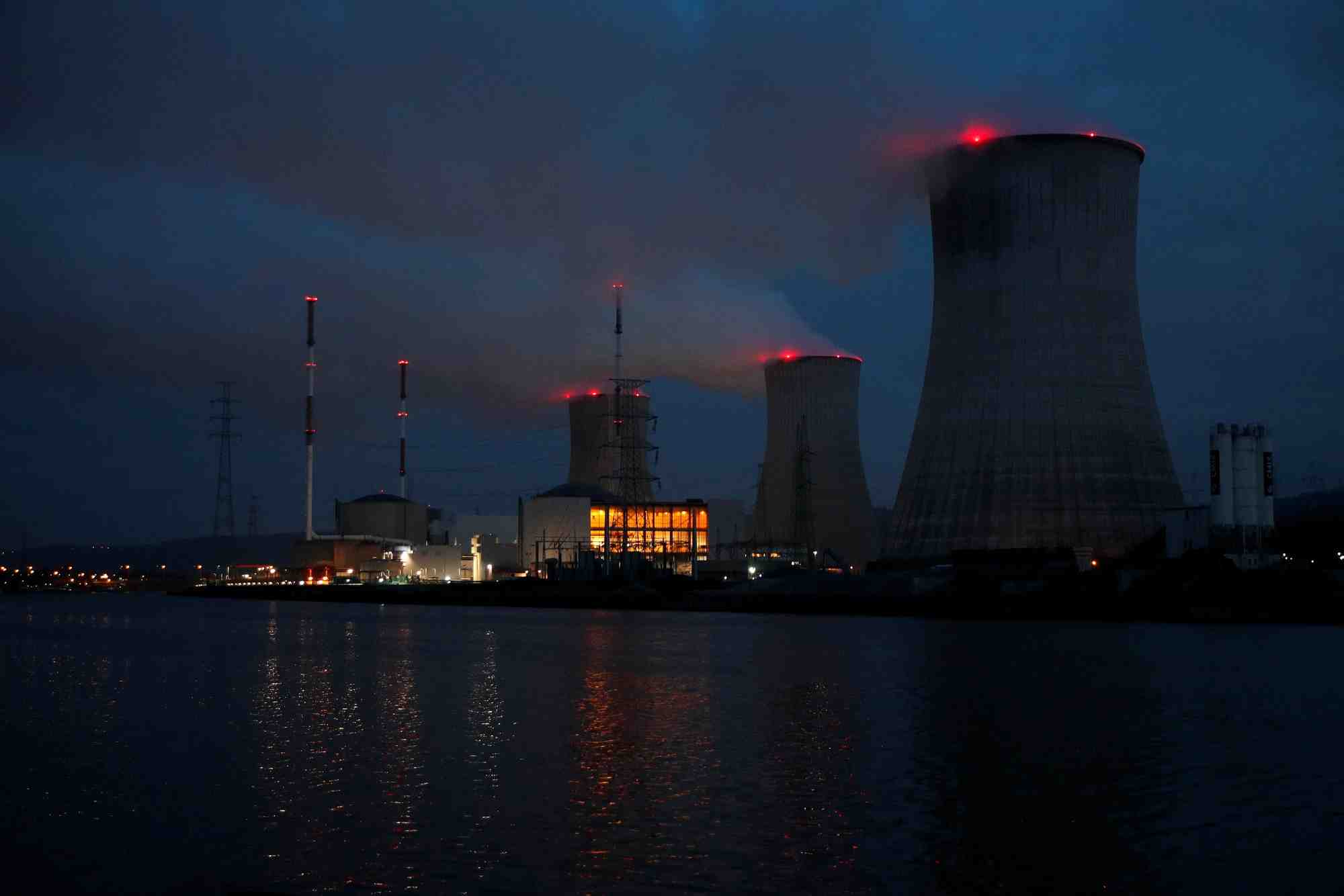 La centrale nucleaire de tihange, a tihange, belgique