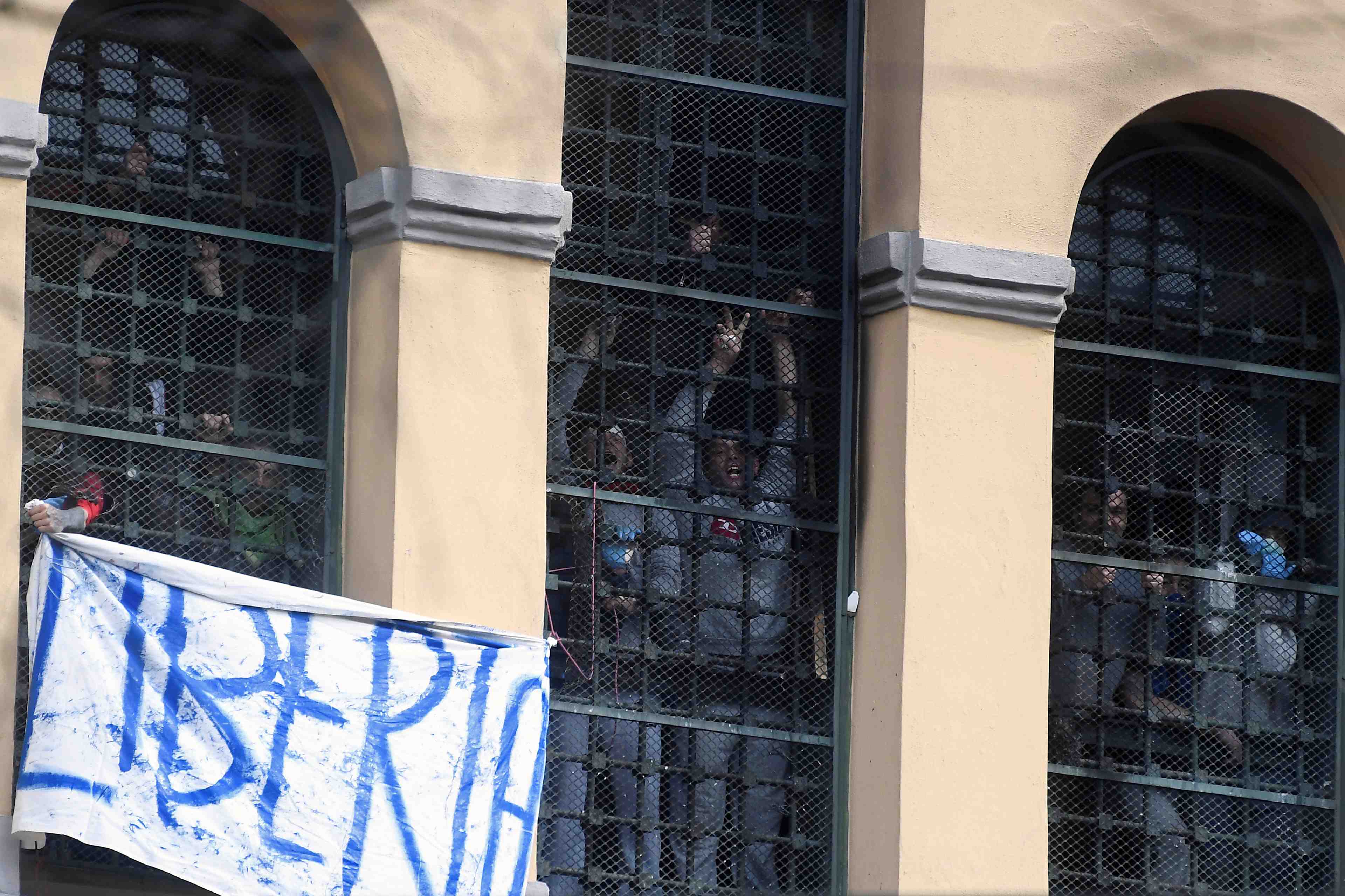 Coronavirus: des mutineries eclatent en italie, six prisonniers morts