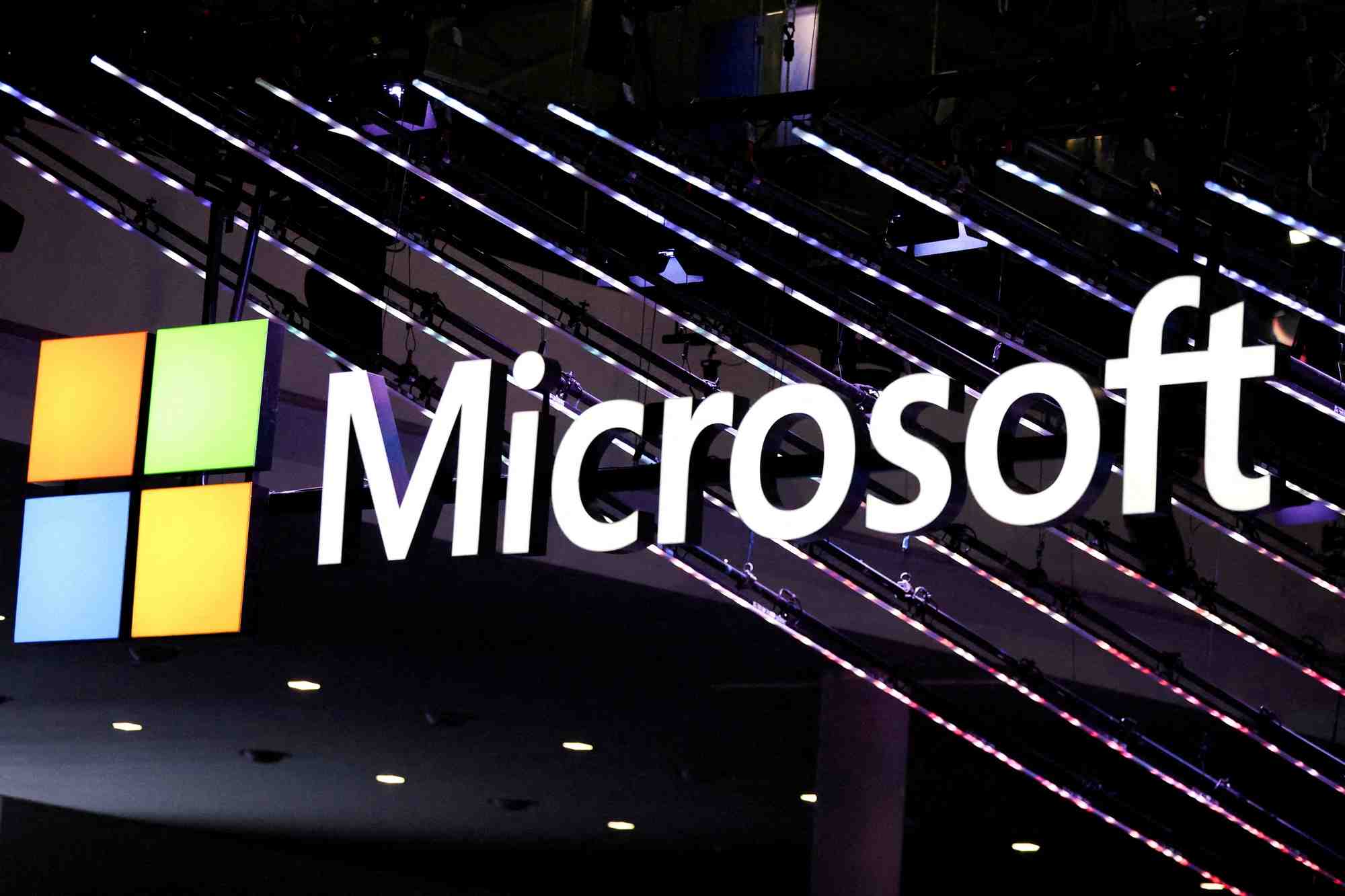 Le logo de microsoft au mobile world congress (mwc) a barcelone