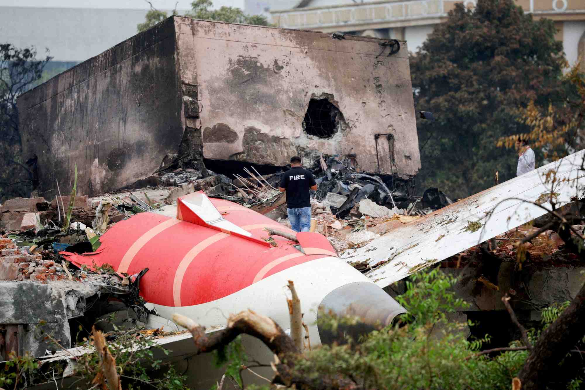 Dans un premier rapport publié samedi, le Bureau indien d'enquête sur les accidents aériens (AAIB) a révélé que l'alimentation en kérosène des deux réacteurs de l'avion avait été interrompue juste après son décollage d'Ahmedabad.