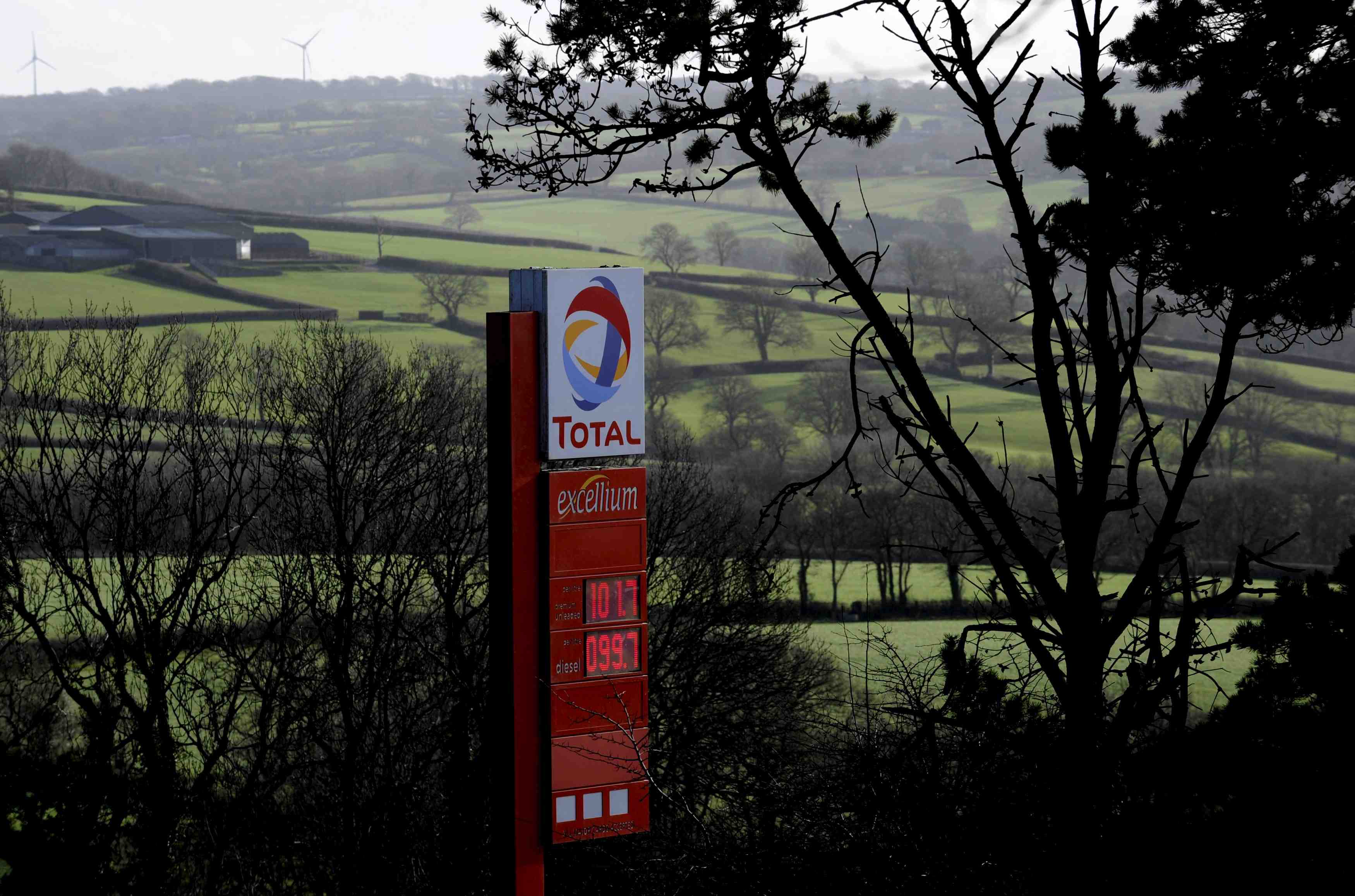 Total penalise par le recul des cours du petrole au 1er trimestre