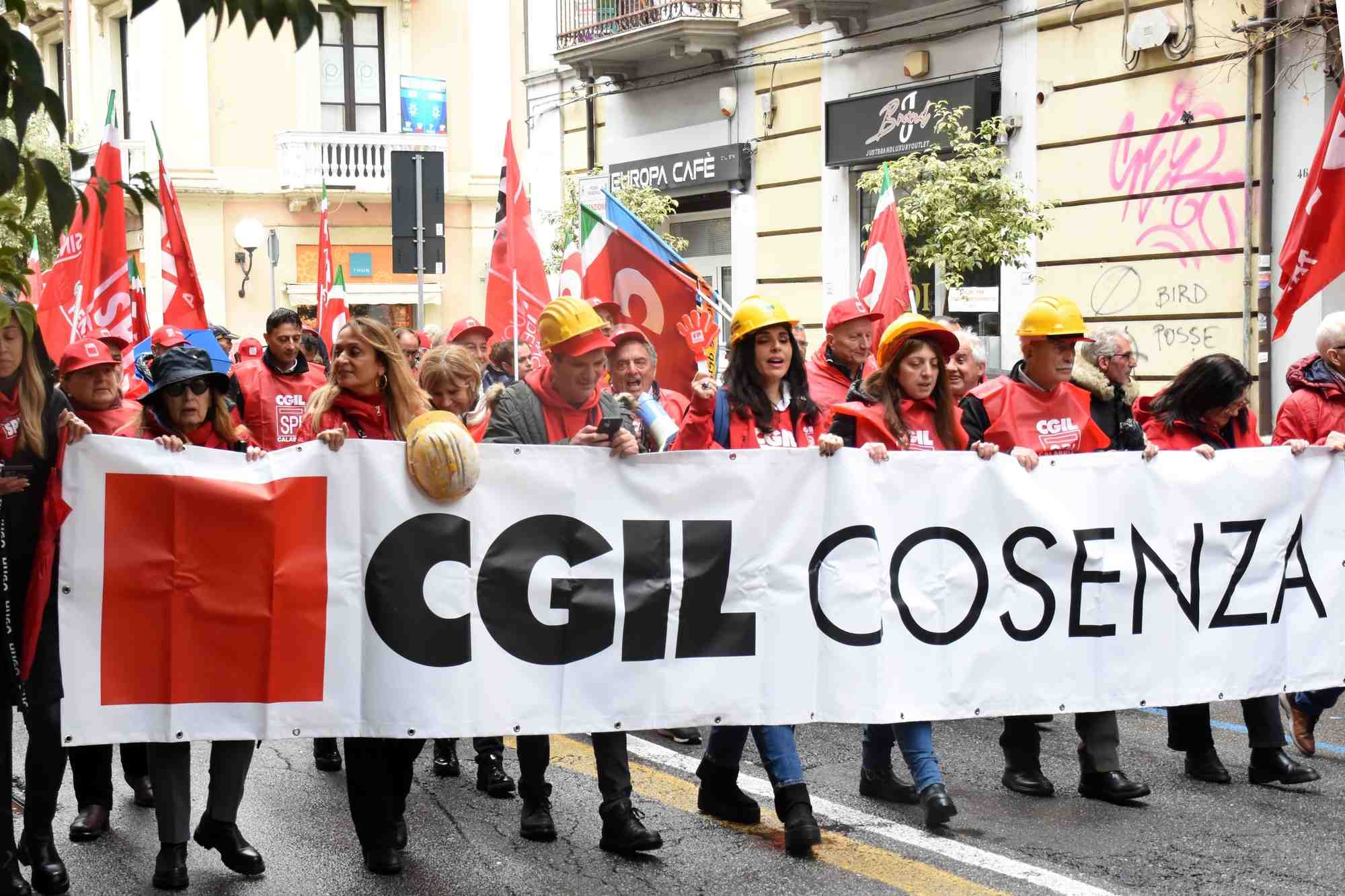L'impact de ce mouvement social est difficile à mesurer car les cortèges de manifestations sociales sont rarement fournis en Italie.