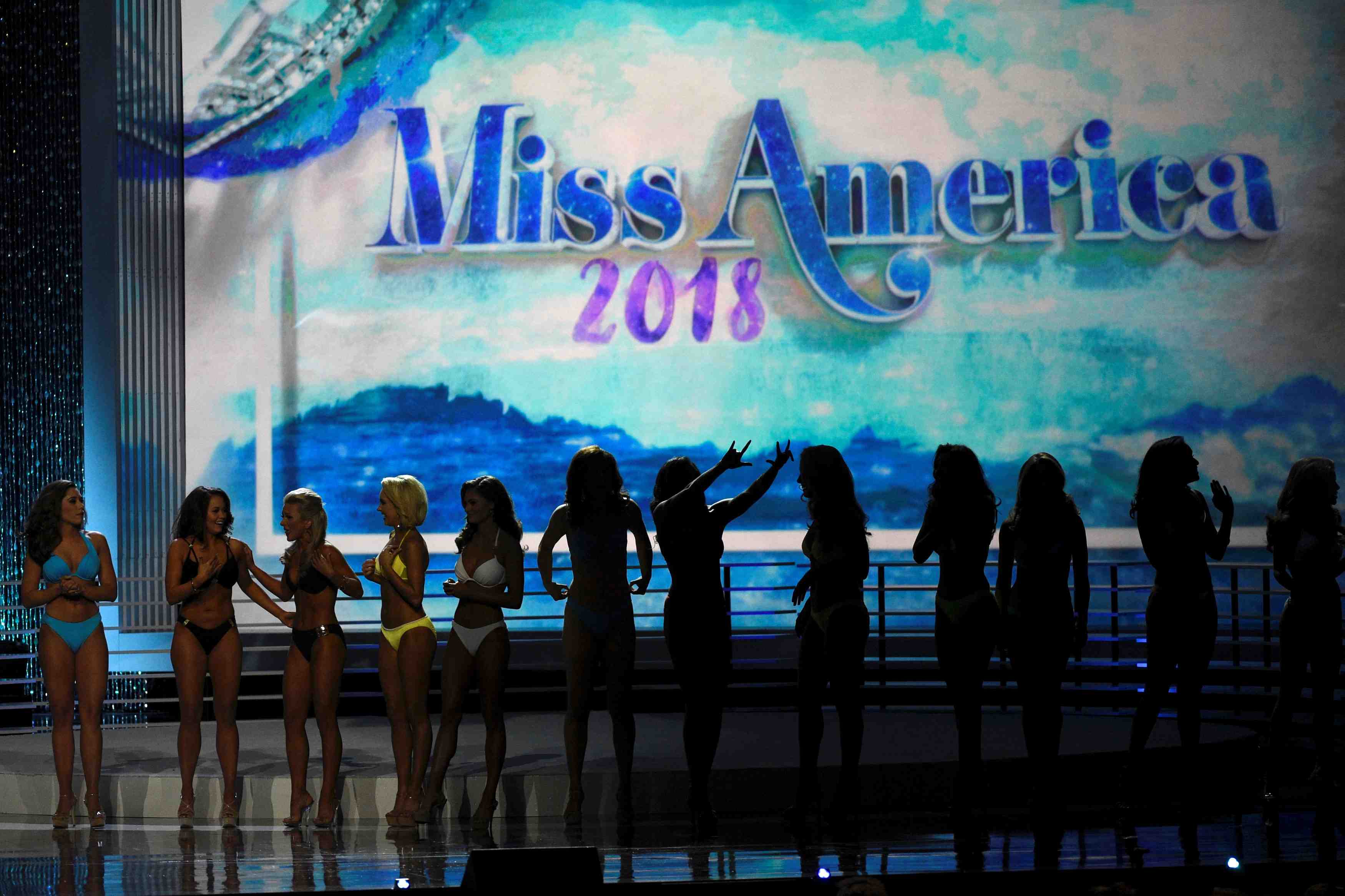 Demissions a la tete de miss america