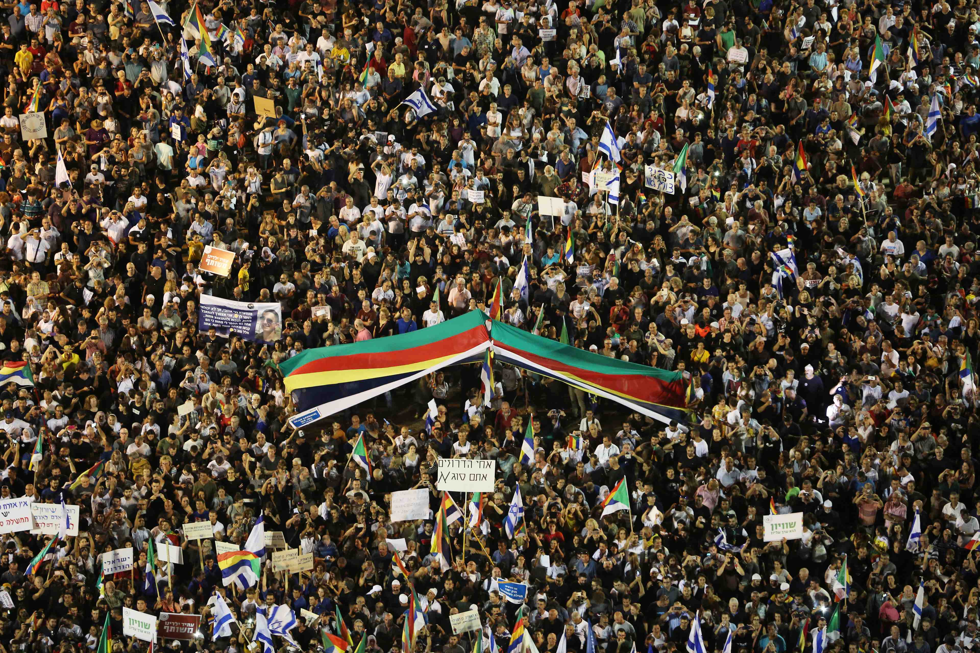 Grande manifestation a tel aviv contre la loi sur l'"etat nation du peuple juif"