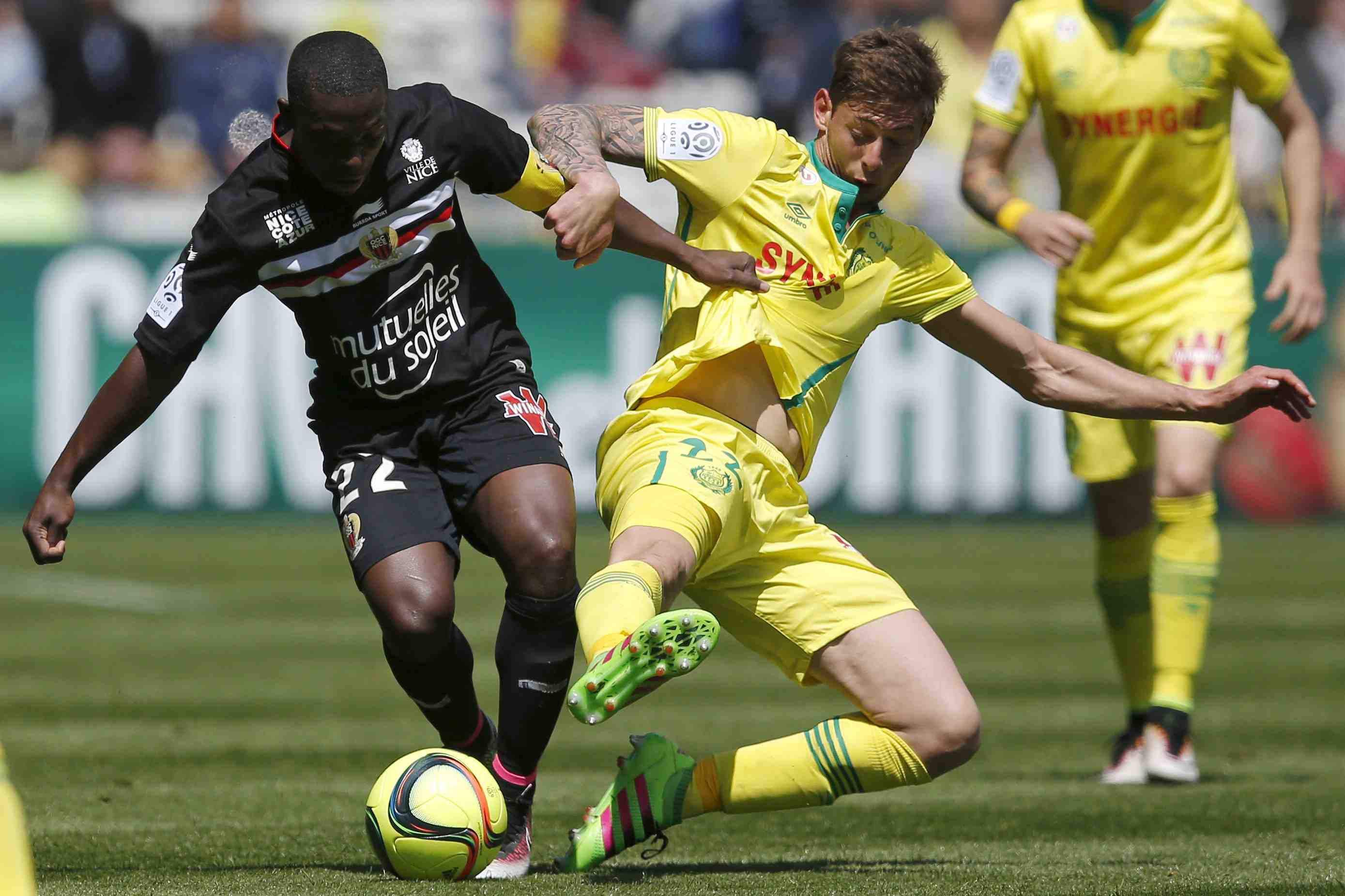 Le footballeur sala peut-etre a bord d'un avion disparu