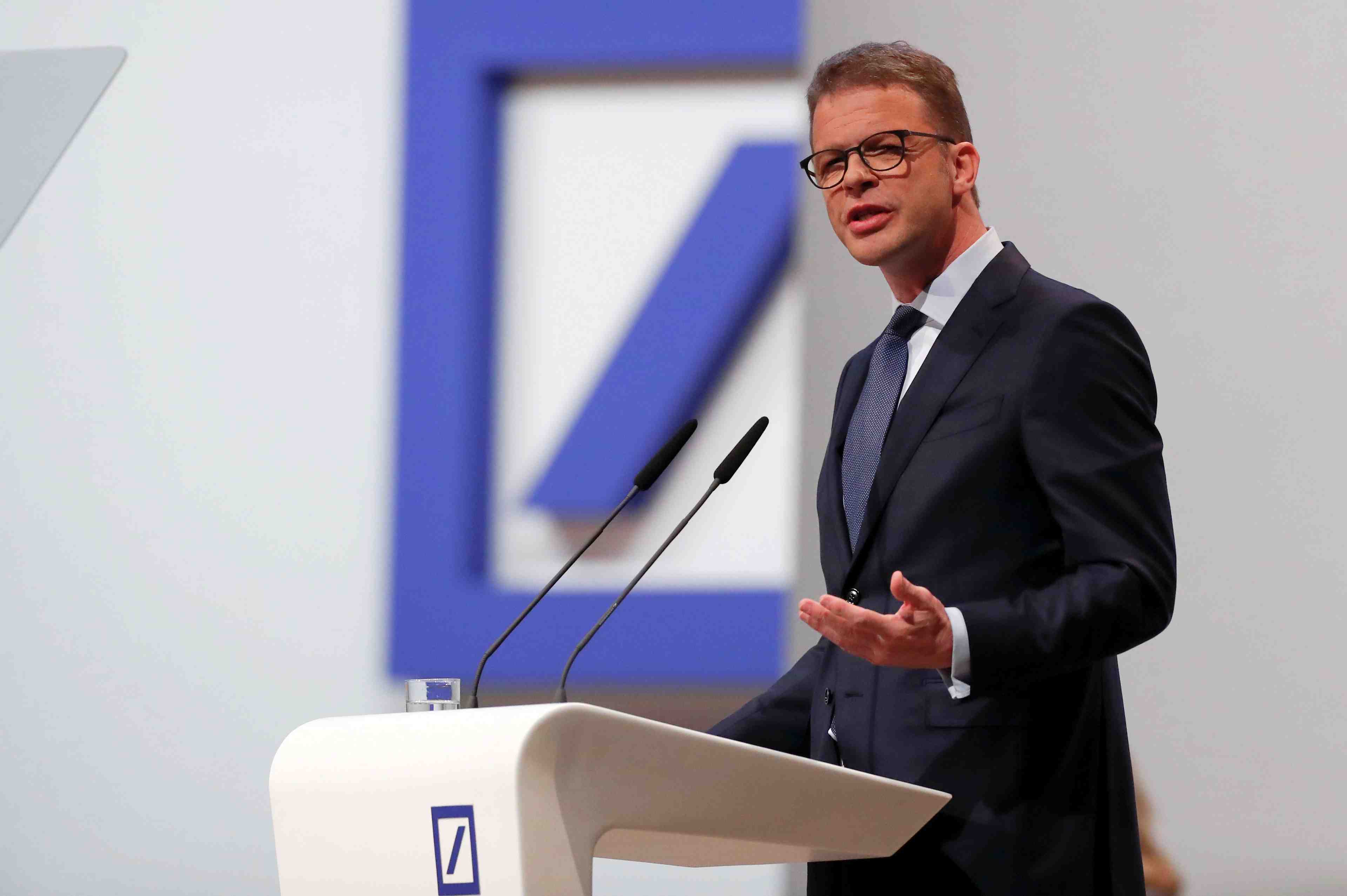Sewing va investir un quart de son salaire en actions deutsche bank