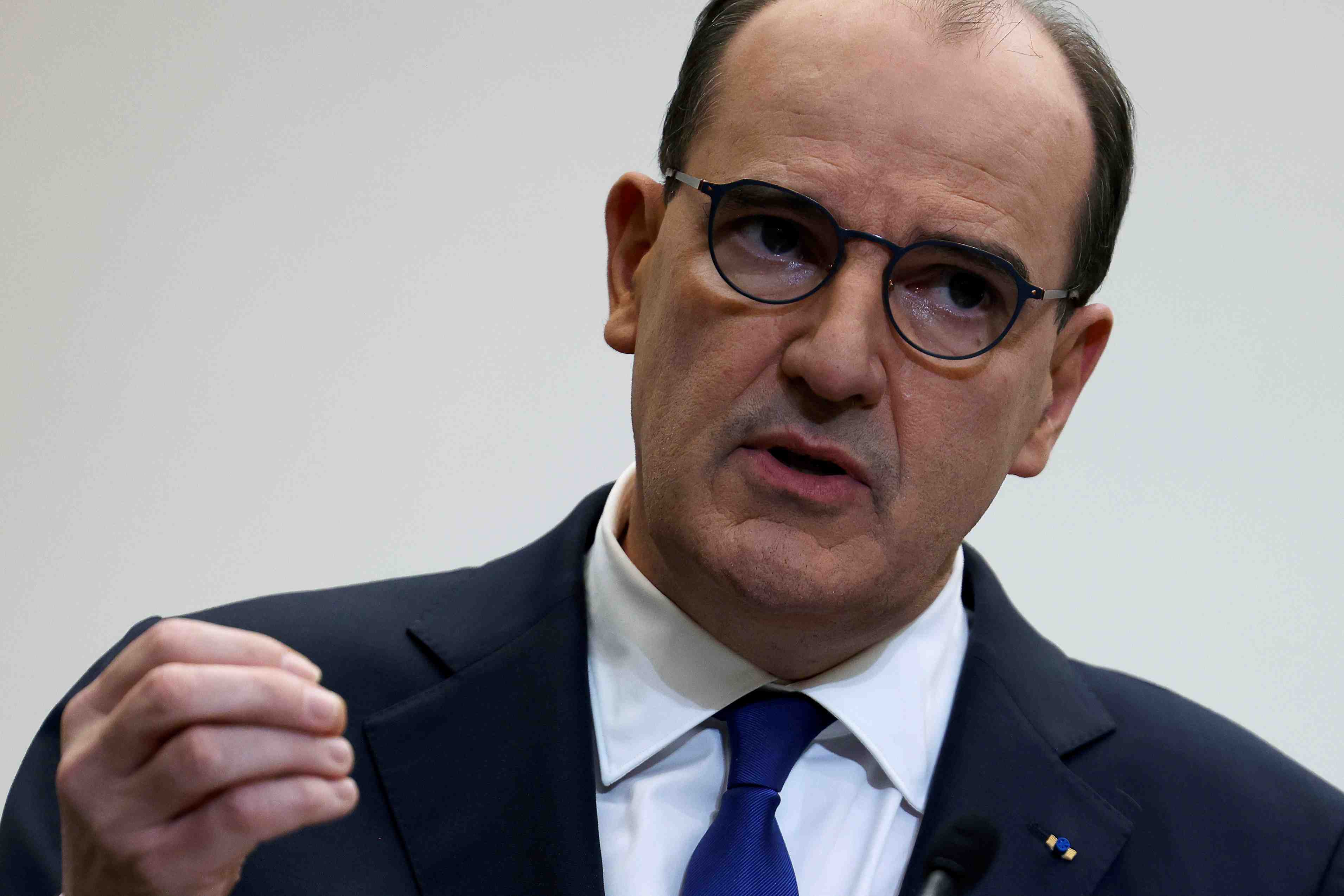 Castex lance le volet investissements du segur de la sante