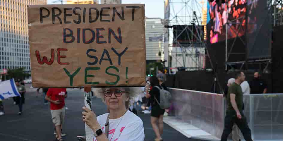 Le message d'une manifestante américaine à Joe Biden.