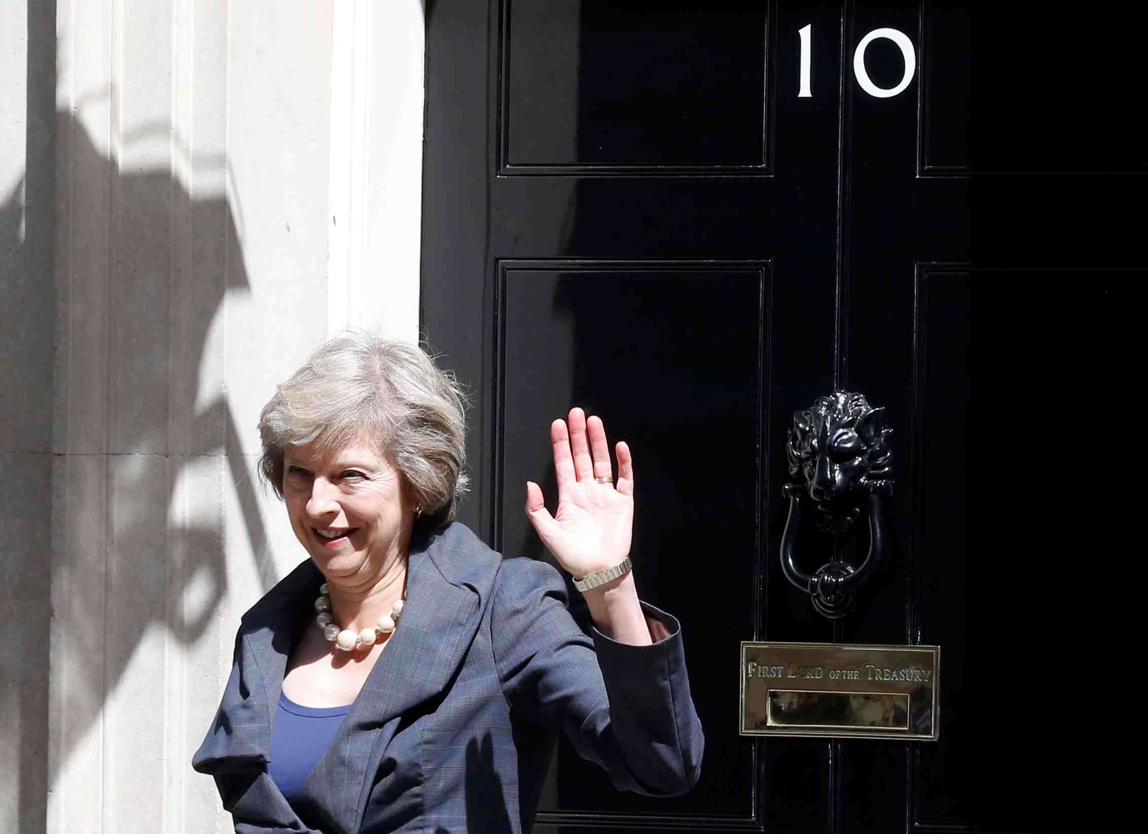 Theresa may deja pressee par les europeens