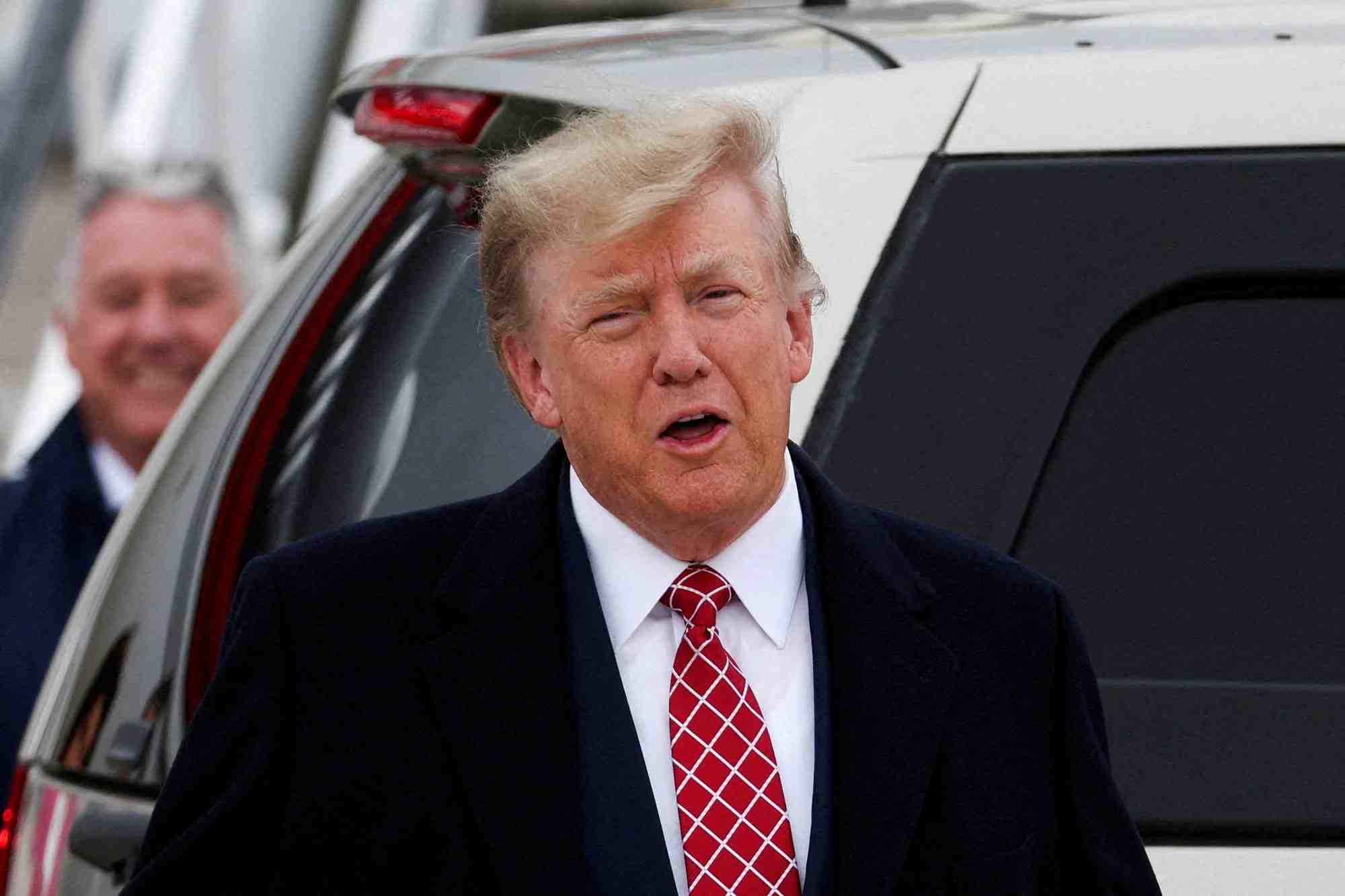Donald trump en visite a aberdeen, en ecosse.