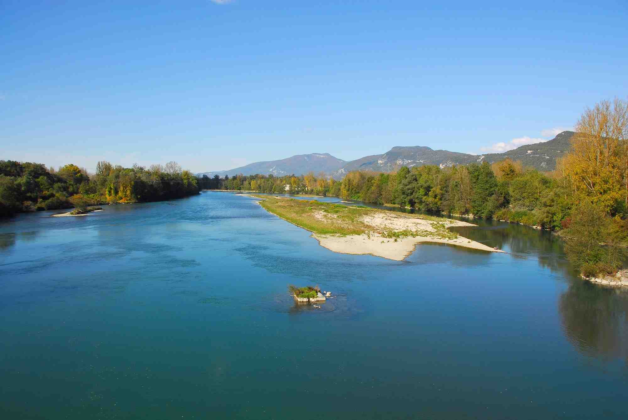 La société lyonnaise KRAEKEN a développé un modèle de simulation hydraulique 3D qui permet de simuler les risques d'inondation et leurs conséquences sur les ouvrages et le territoire.