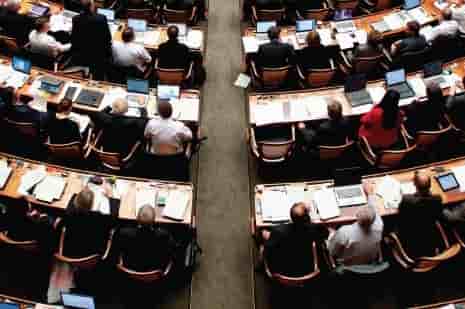 Les femmes plus nombreuses dans les parlements