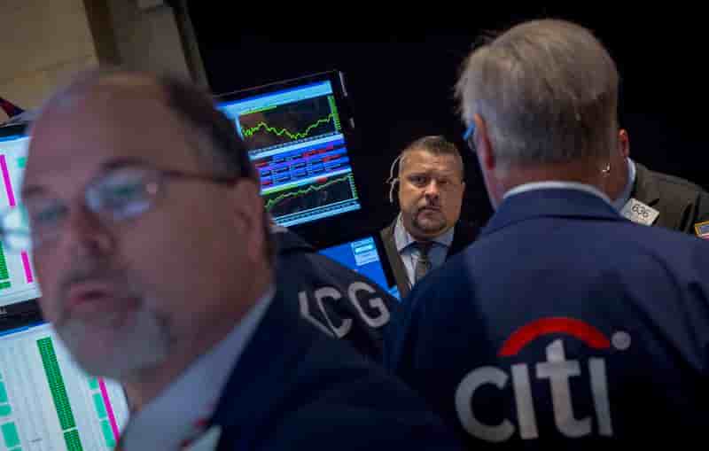 Wall Street ouvre quasi inchangée