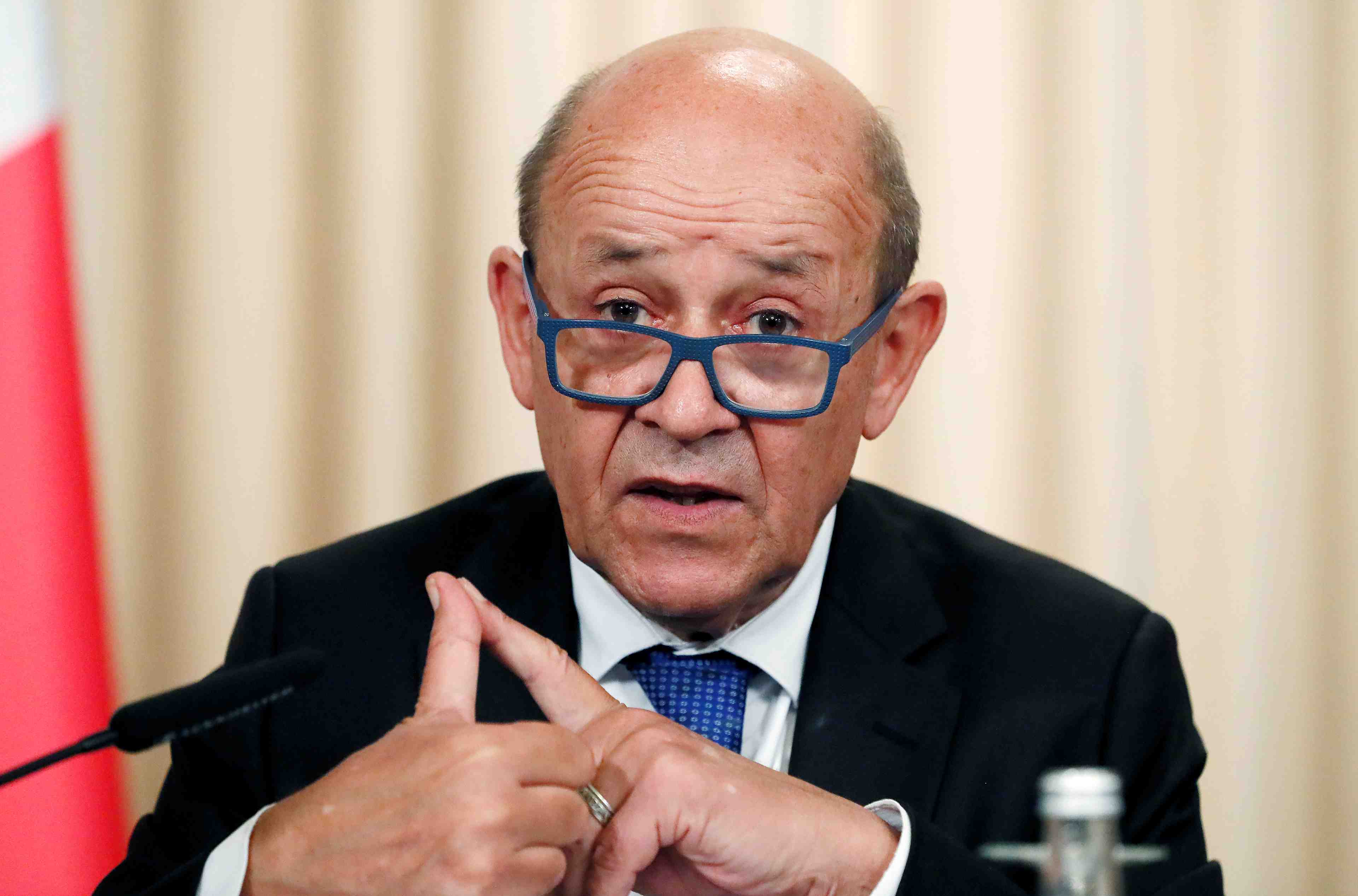 Syrie: le drian reclame une reunion "de toute urgence" de la coalition anti-ei