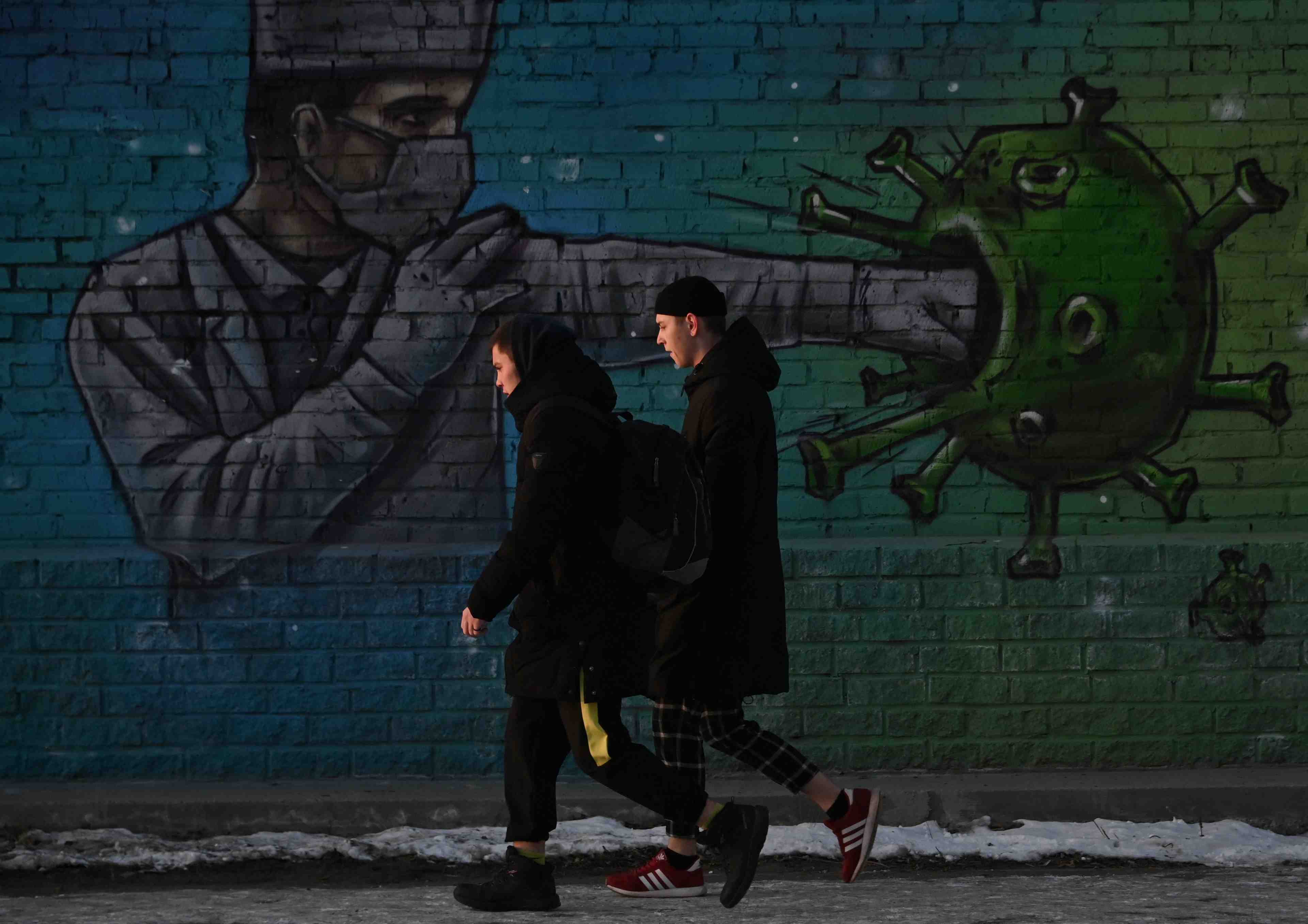Nombre record de deces journaliers lies au coronavirus en russie, 589 morts signales