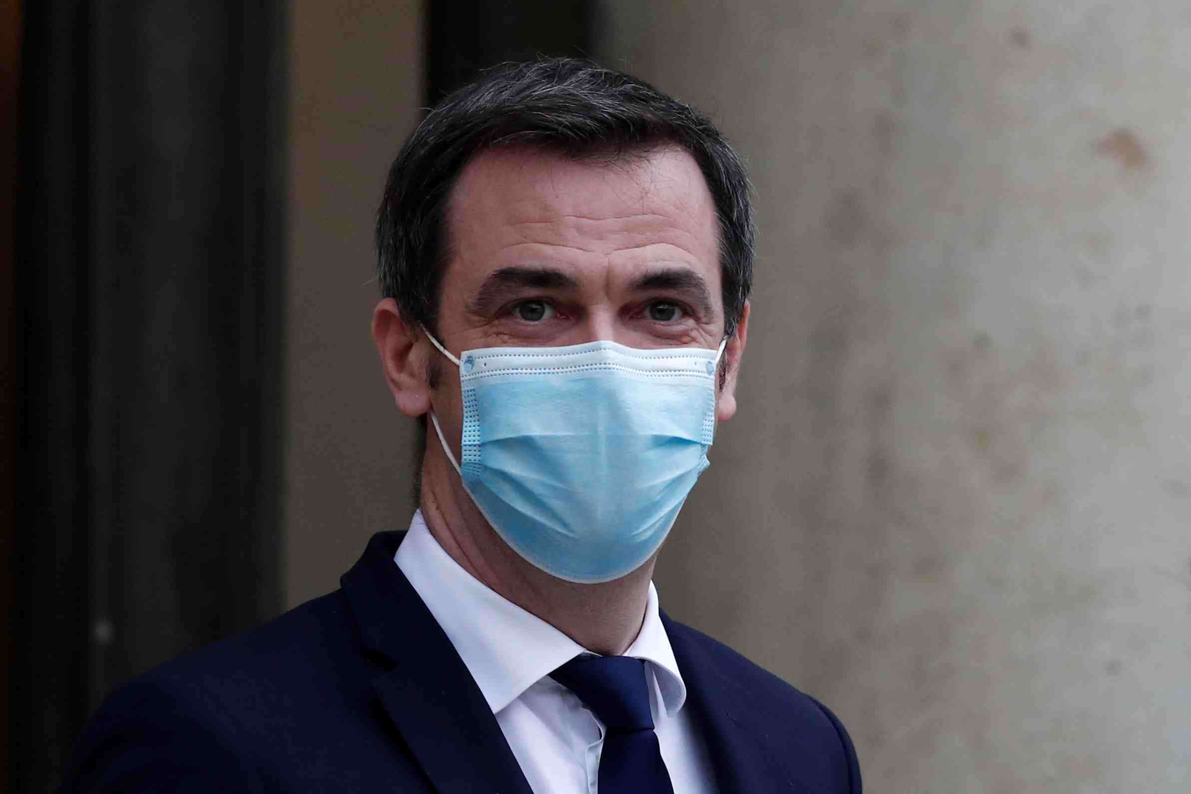 France: "nous ne naviguons pas a vue", assure veran sur la vaccination