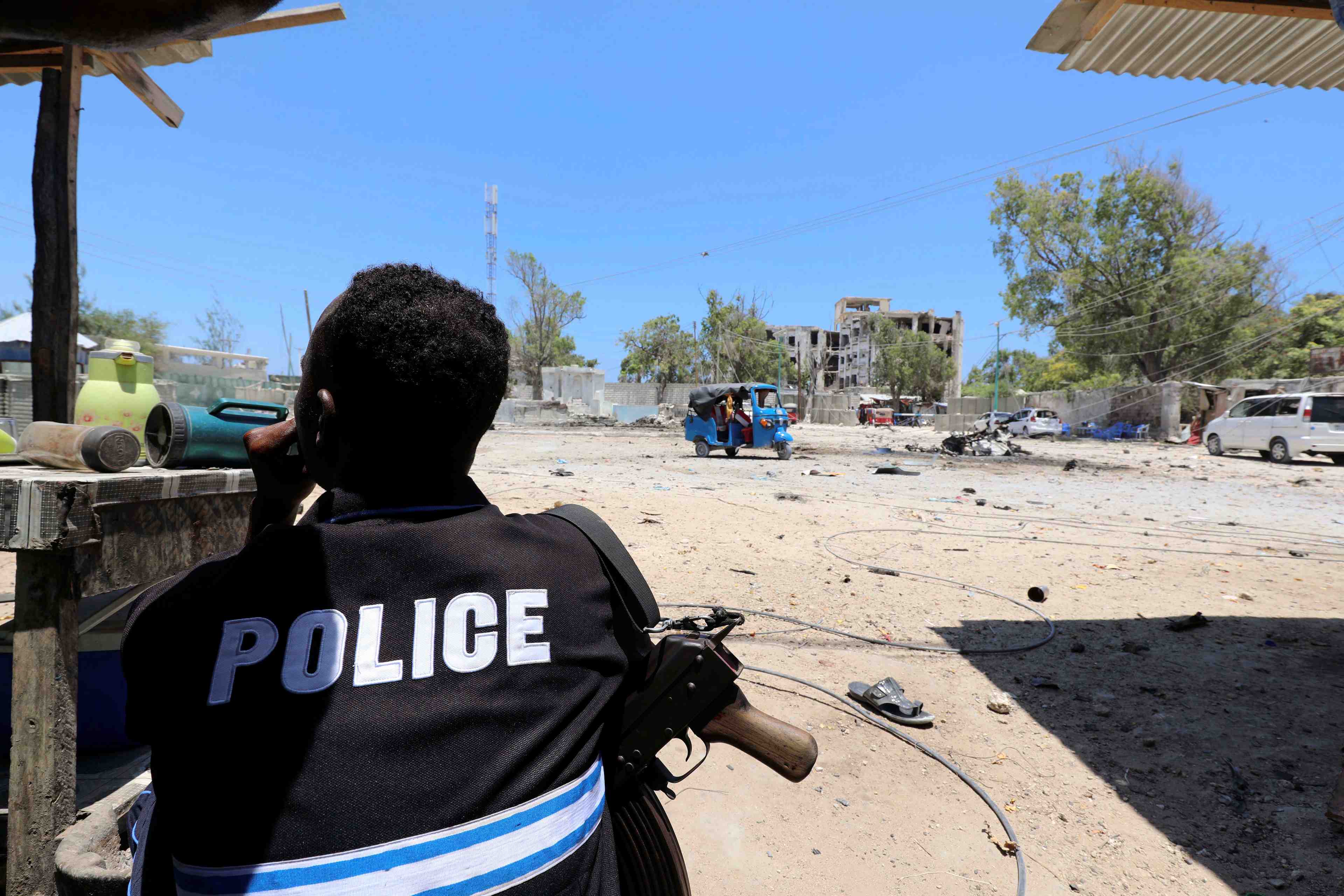 Somalie: six policiers tues dans un attentat suicide a mogadiscio