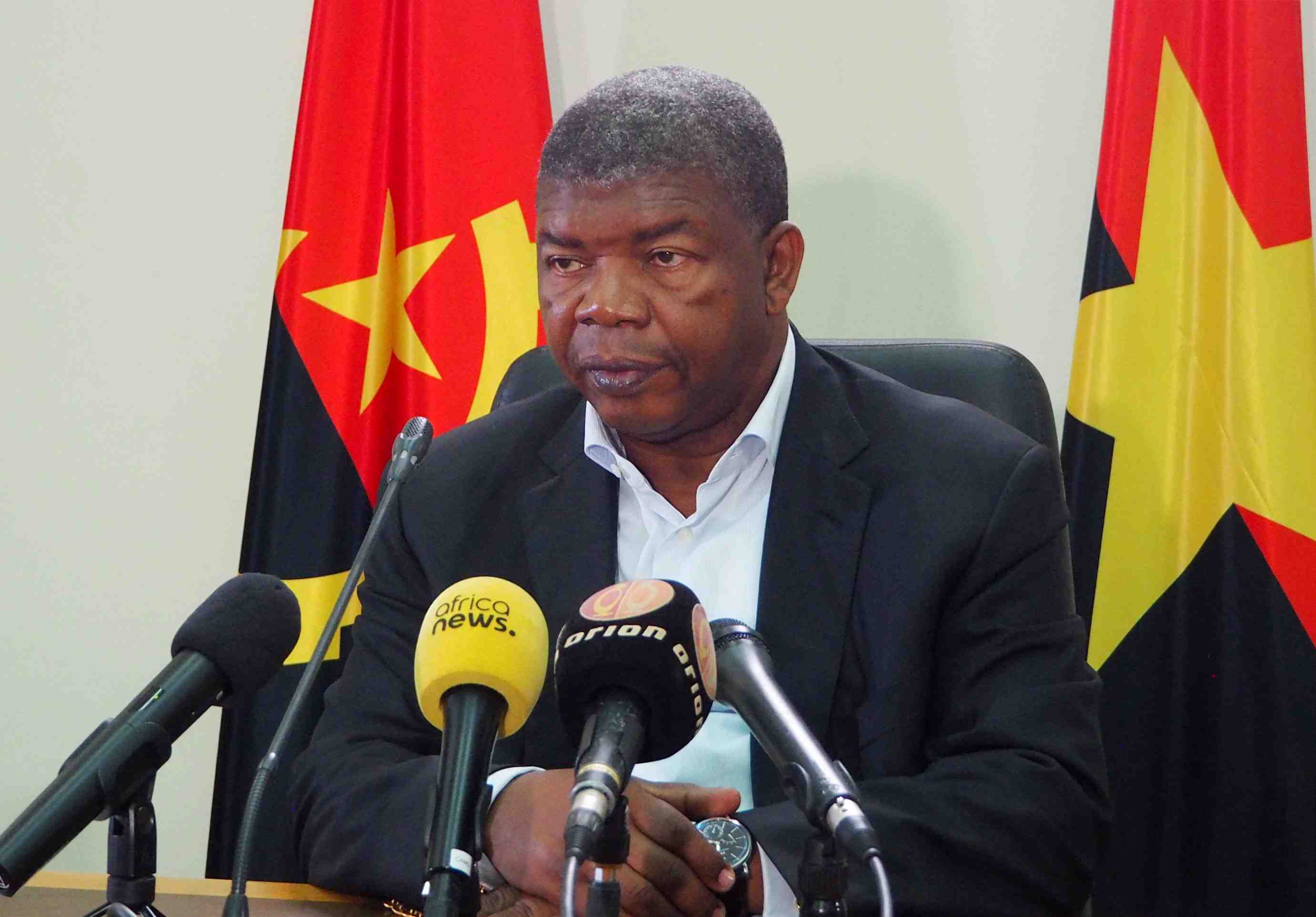 Le parti au pouvoir en angola confiant sur l'issue du scrutin