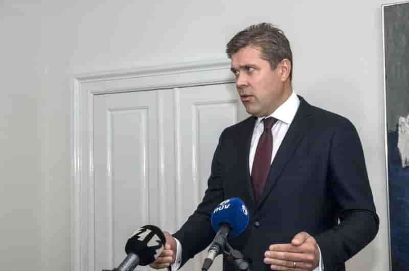 Islande: le parti au pouvoir en tete avant les elections anticipees