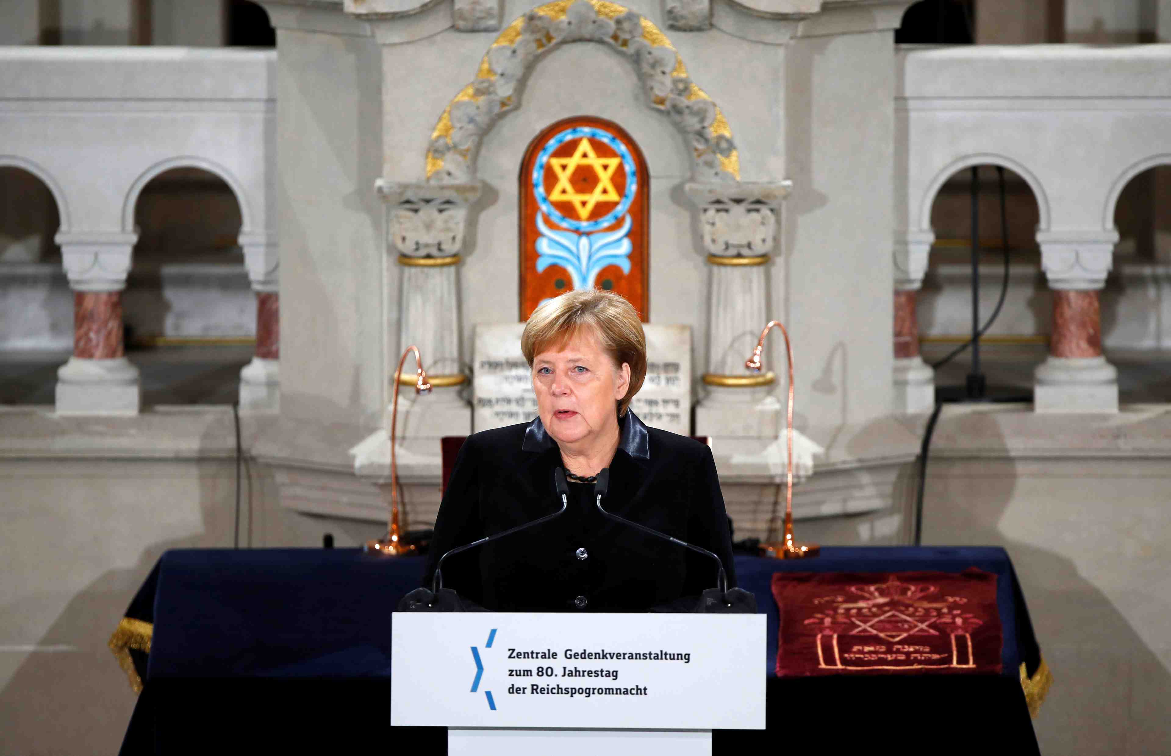 Merkel commemore la nuit de cristal dans une synagogue de berlin