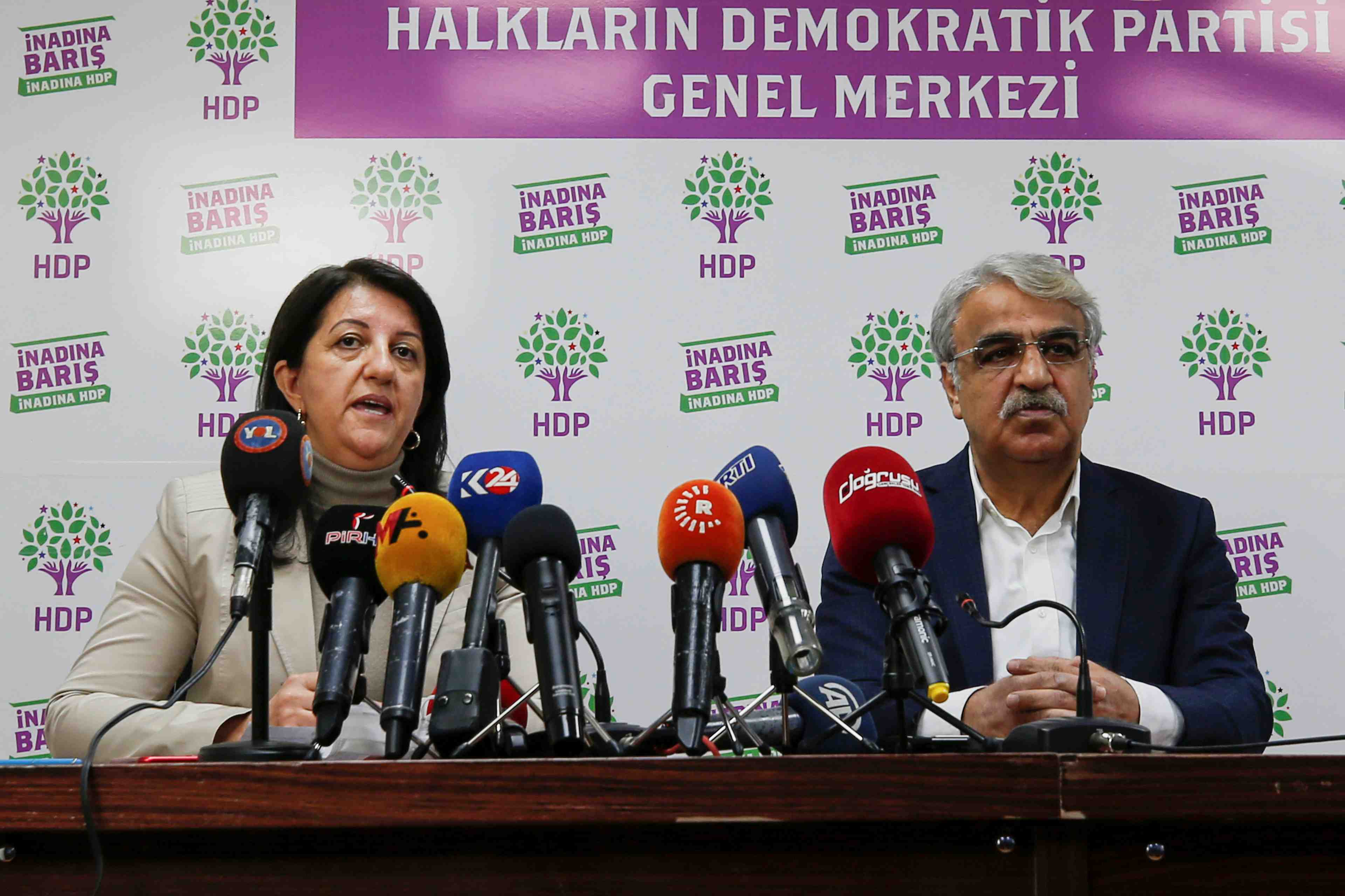 Turquie: trois responsables du parti pro-kurde hdp arretes