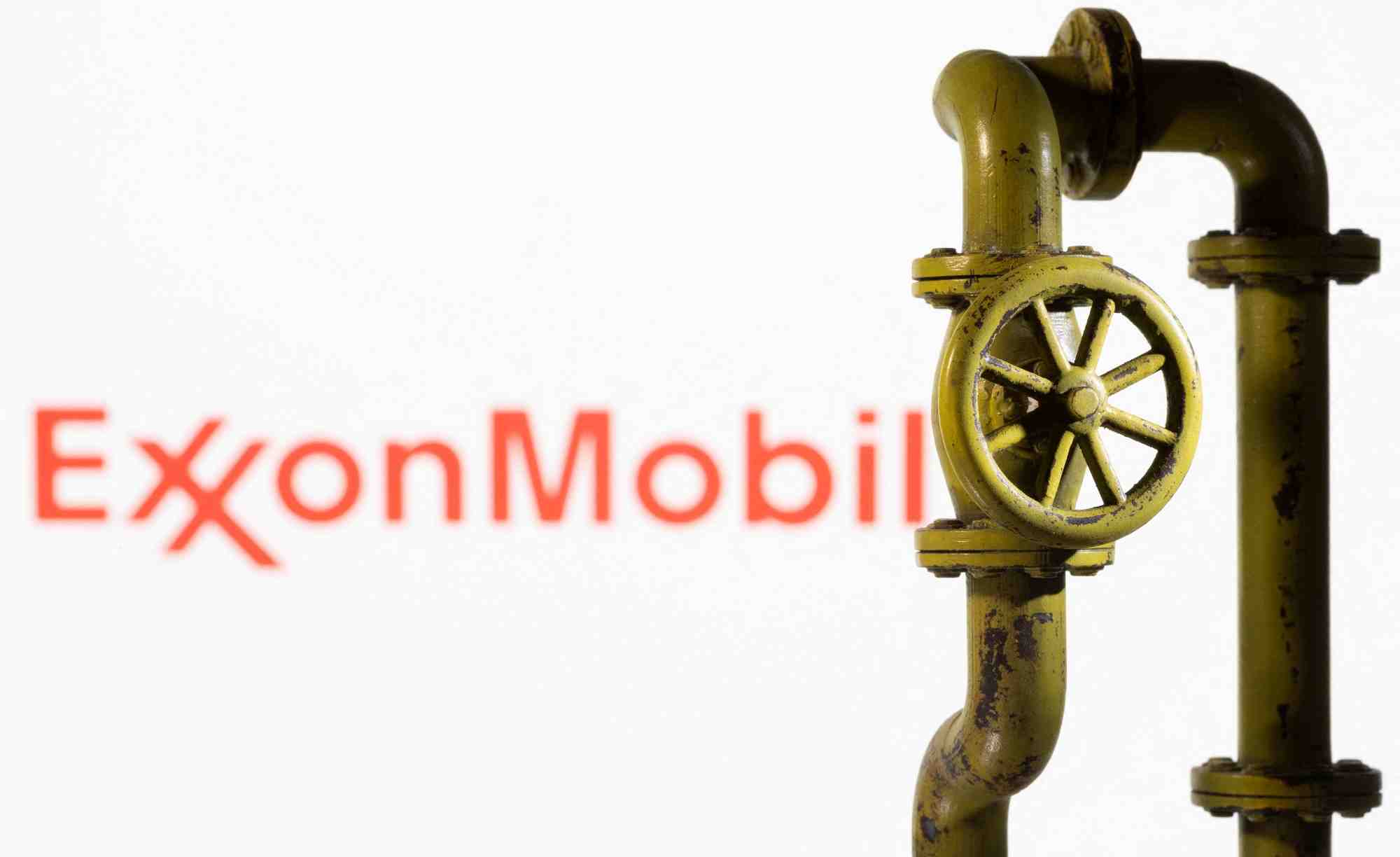 Exxon lance l'arret progressif de sa raffinerie de fos-sur-mer
